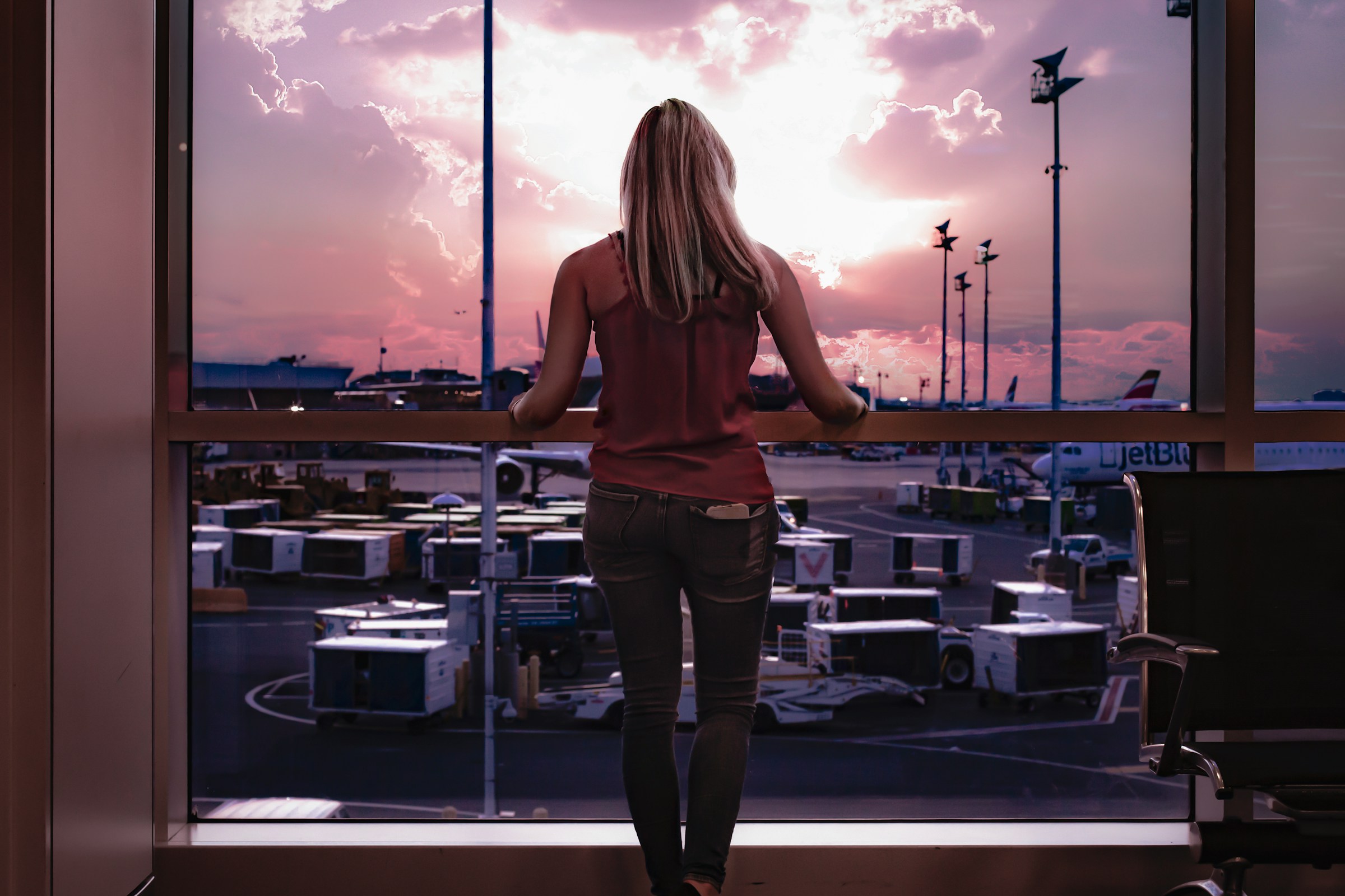 A woman at an airport | Source: Unsplash
