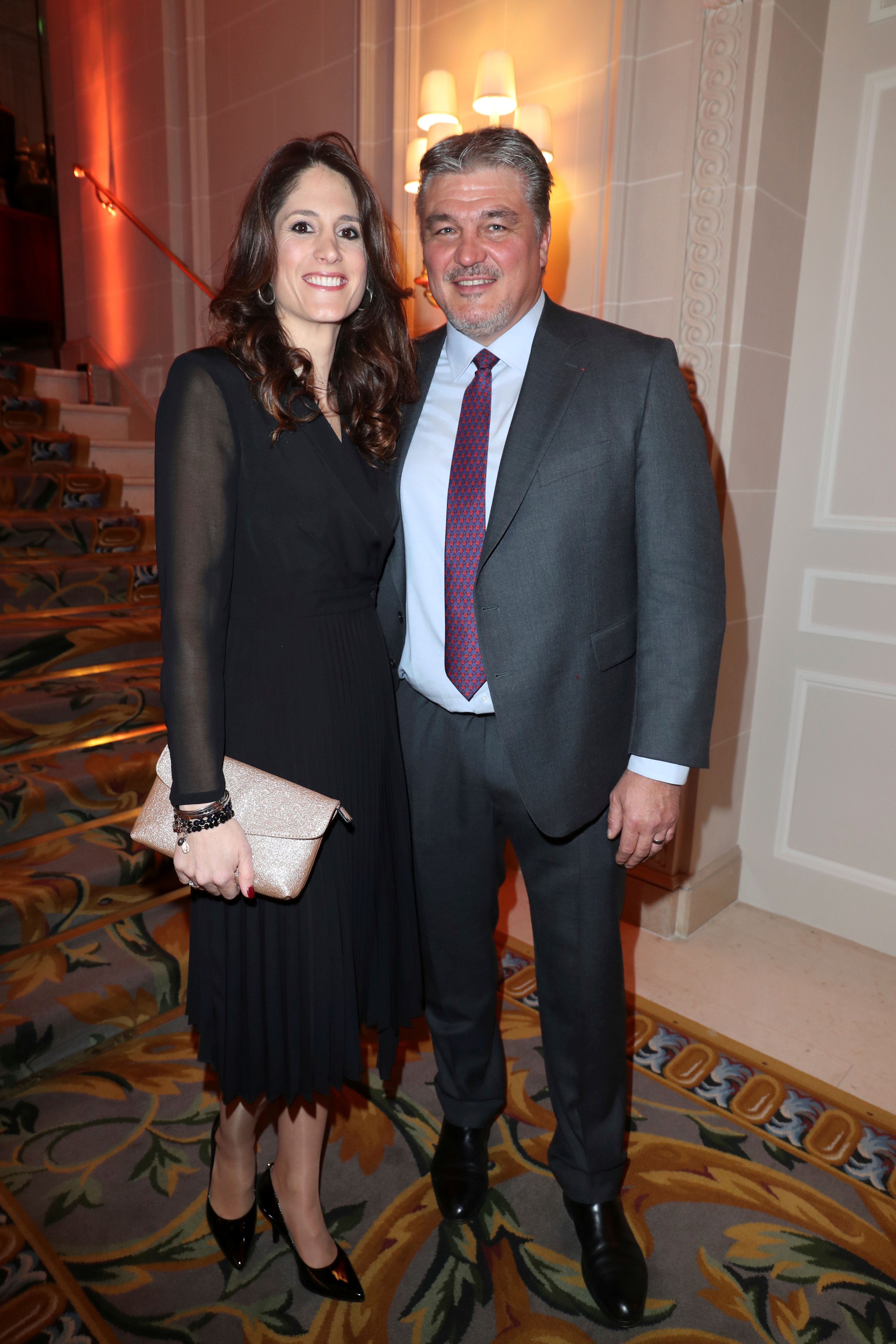 David Douillet et son épouse Vanessa, le 11 mars 2019 à Paris, France. | Photo : Getty Images David Douillet et son épouse Vanessa, le 11 mars 2019 à Paris, France. | Photo : Getty Images