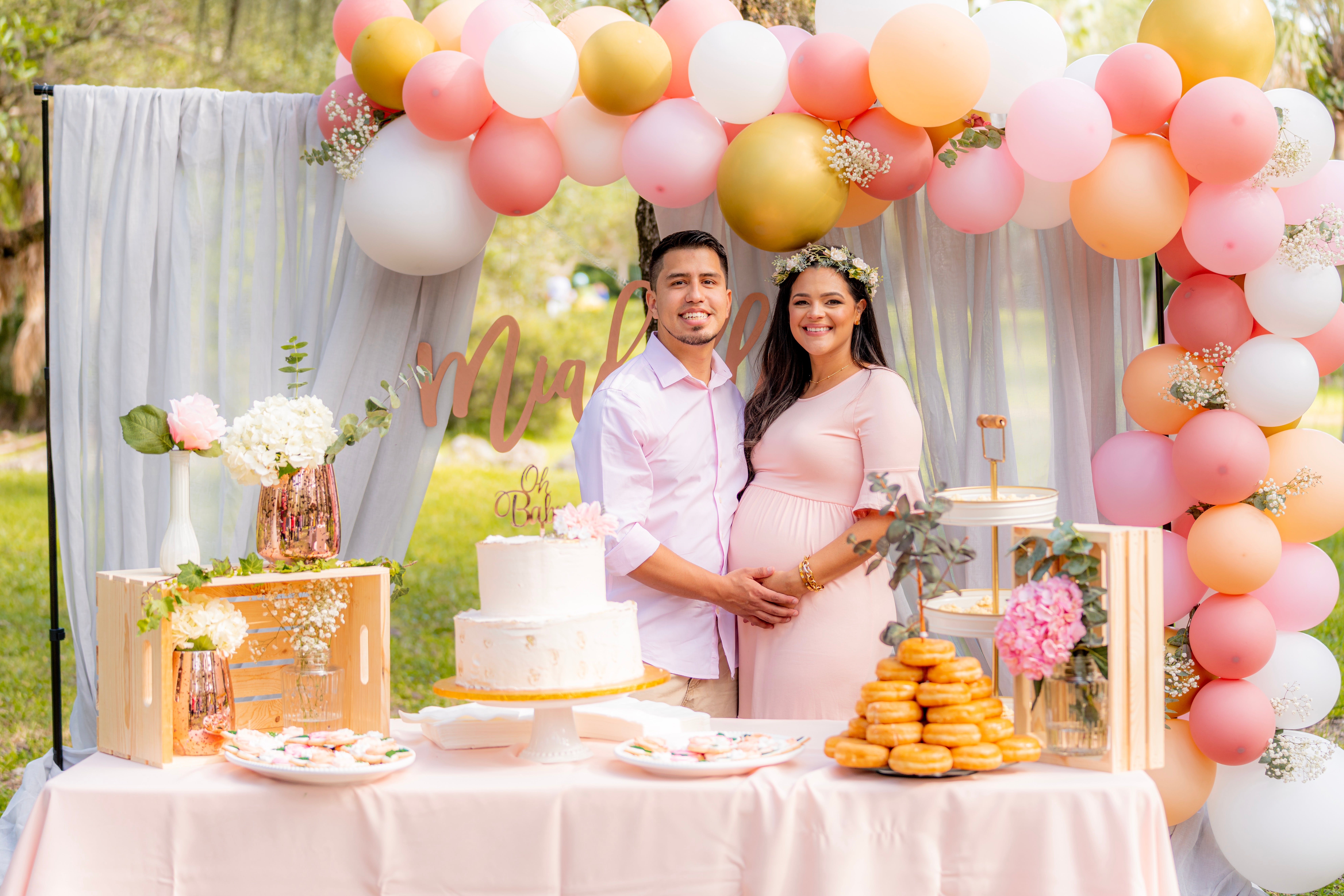 An expectant mother and father at a baby shower for their child | Source: Pexels