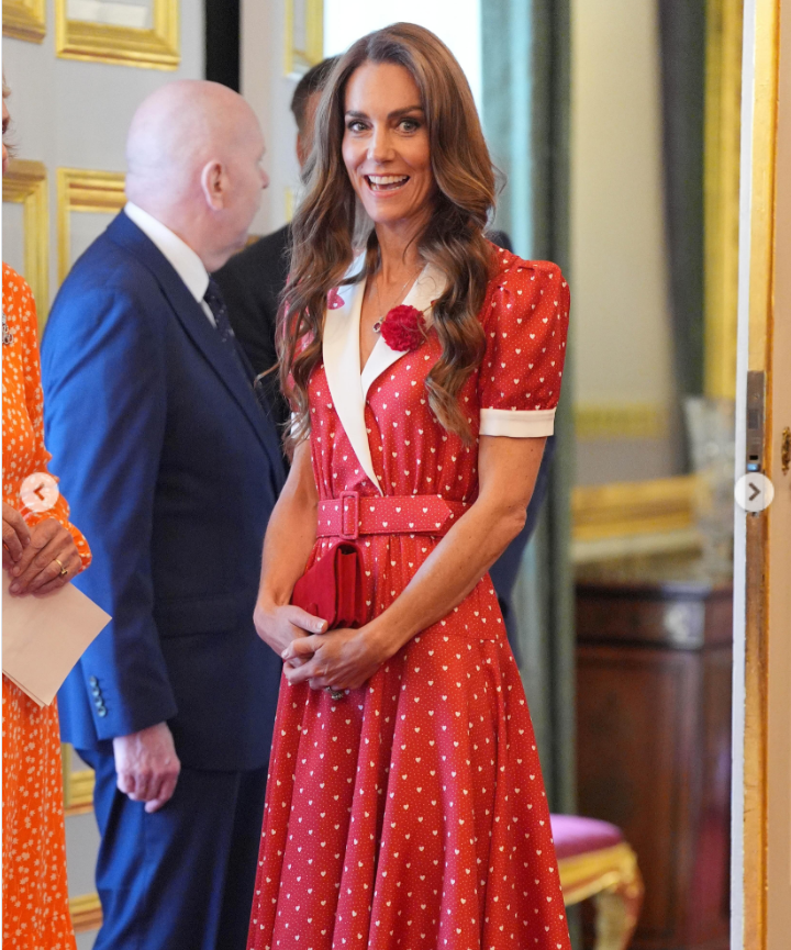 Kate Middleton's red Rodarte dress became a major talking point online after photos from the Cancer Research UK anniversary event were released. | Source: Instagram/hellomag