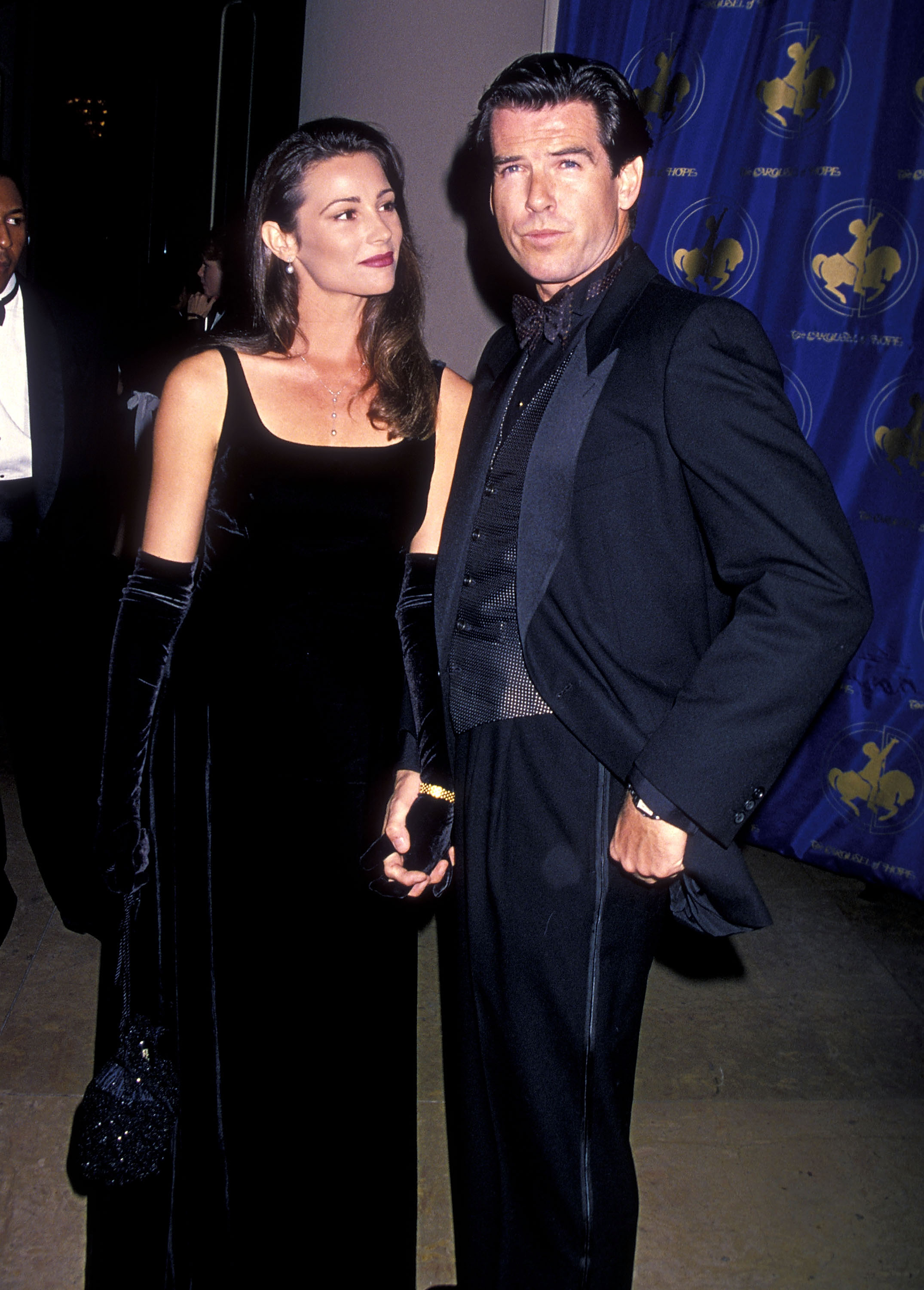 Pierce Brosnan and girlfriend Keely Shaye Smith attend the "Carousel of Hope" Ball to Benefit the Barbara Davis Center for Childhood Diabetes on October 28, 1994 at the Beverly Hilton Hotel in Beverly Hills, California. | Source: Getty Images