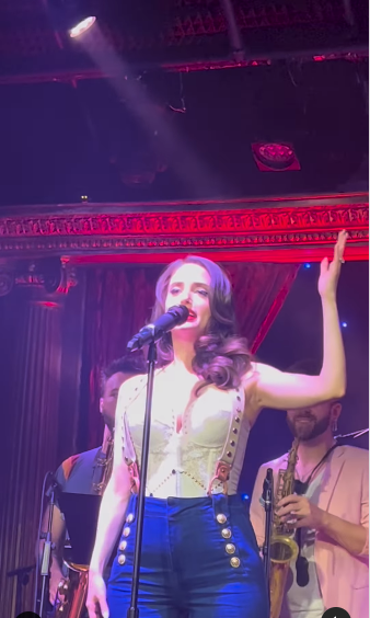 Alexa Ray Joel performing on stage | Source: Instagram/alexarayjoel