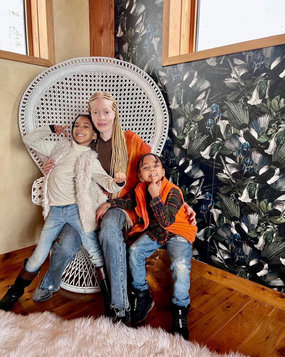 Diandra Forrest seen with her children in a post dated December 15, 2022 | Source: Instagram/diandraforrest