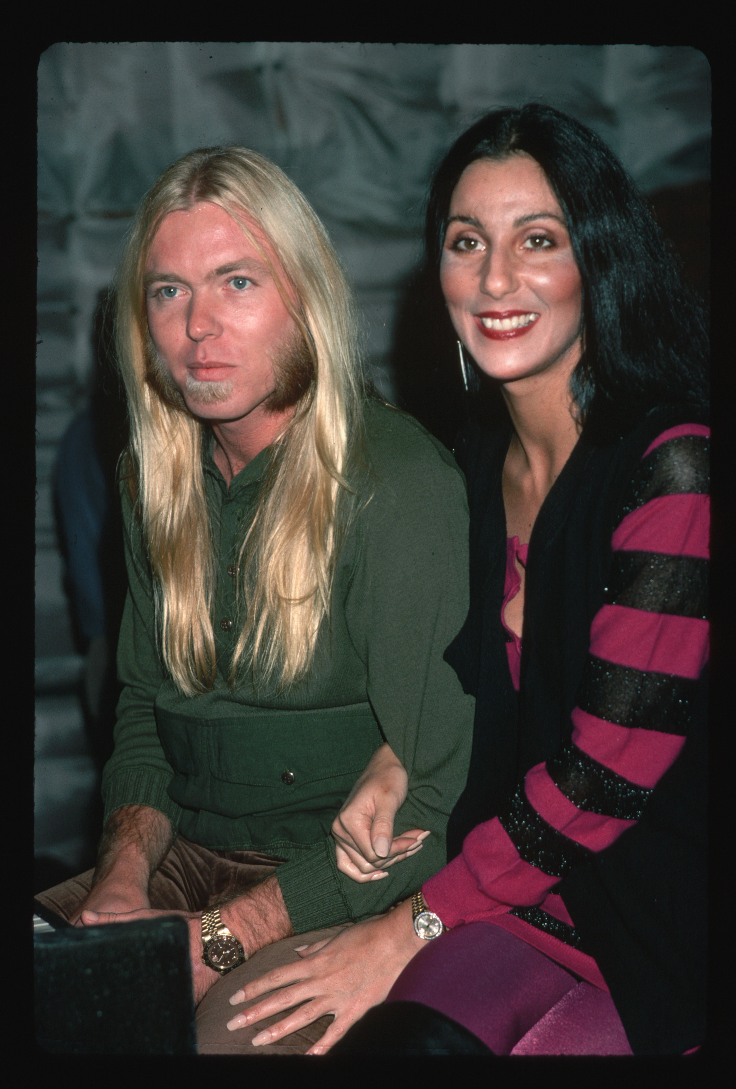 Gregg Allman and Cher in 1977. | Source: Getty Images