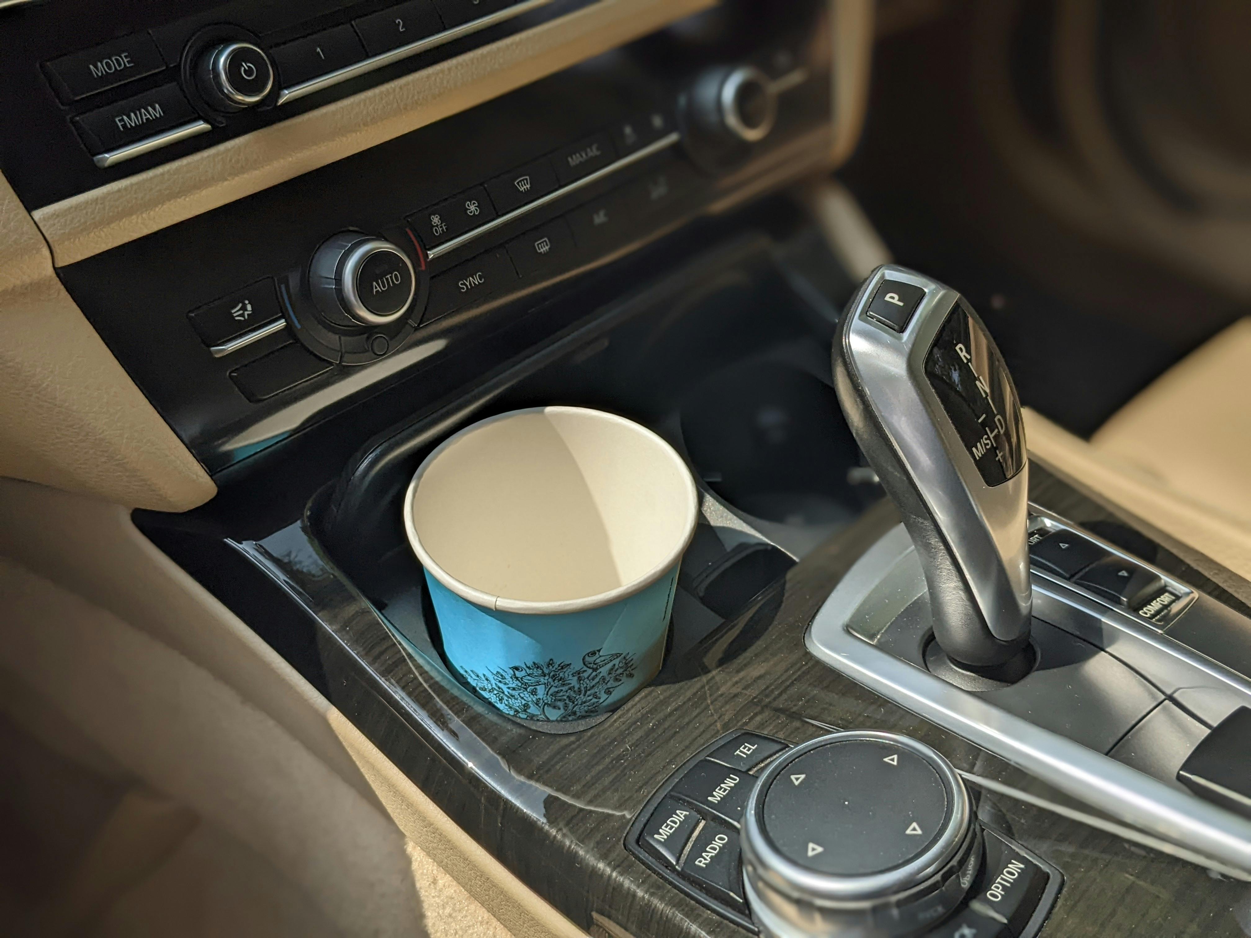 The cup holders | Source: Pexels