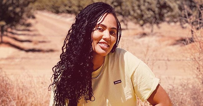 Ayesha Curry Wears a Casual Yellow Outfit during Her Fun Driving Date ...