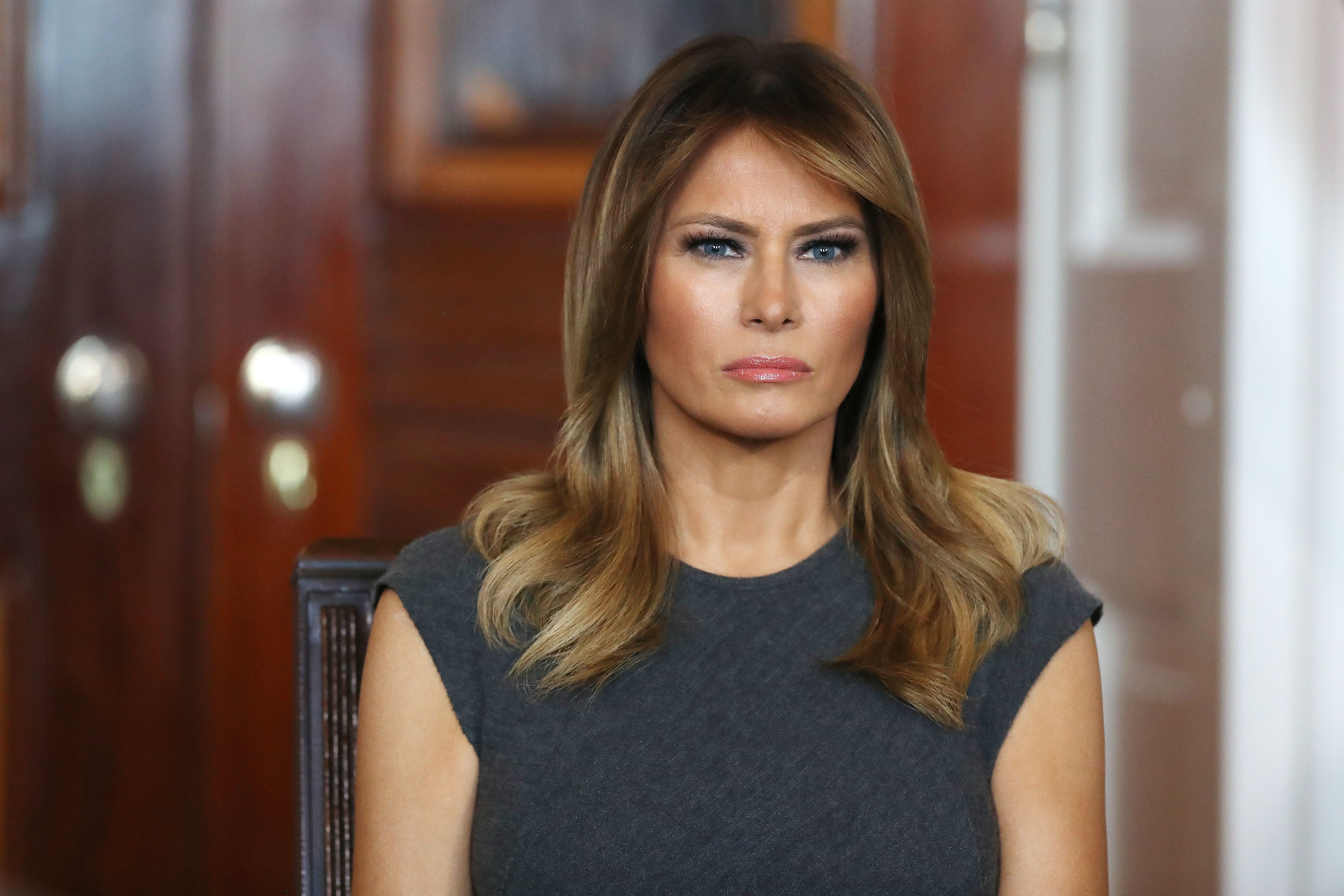 U.S. first lady Melania Trump meets with teen age children to discuss the dangers of youth vaping at the White House October 09, 2019 | Photo: Getty Images