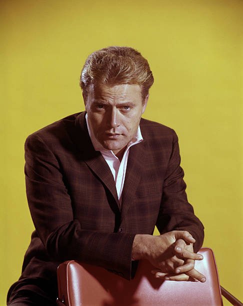 Portrait of Vic Morrow for TV show "Combat" circa, 1964 | Photo: Getty Images