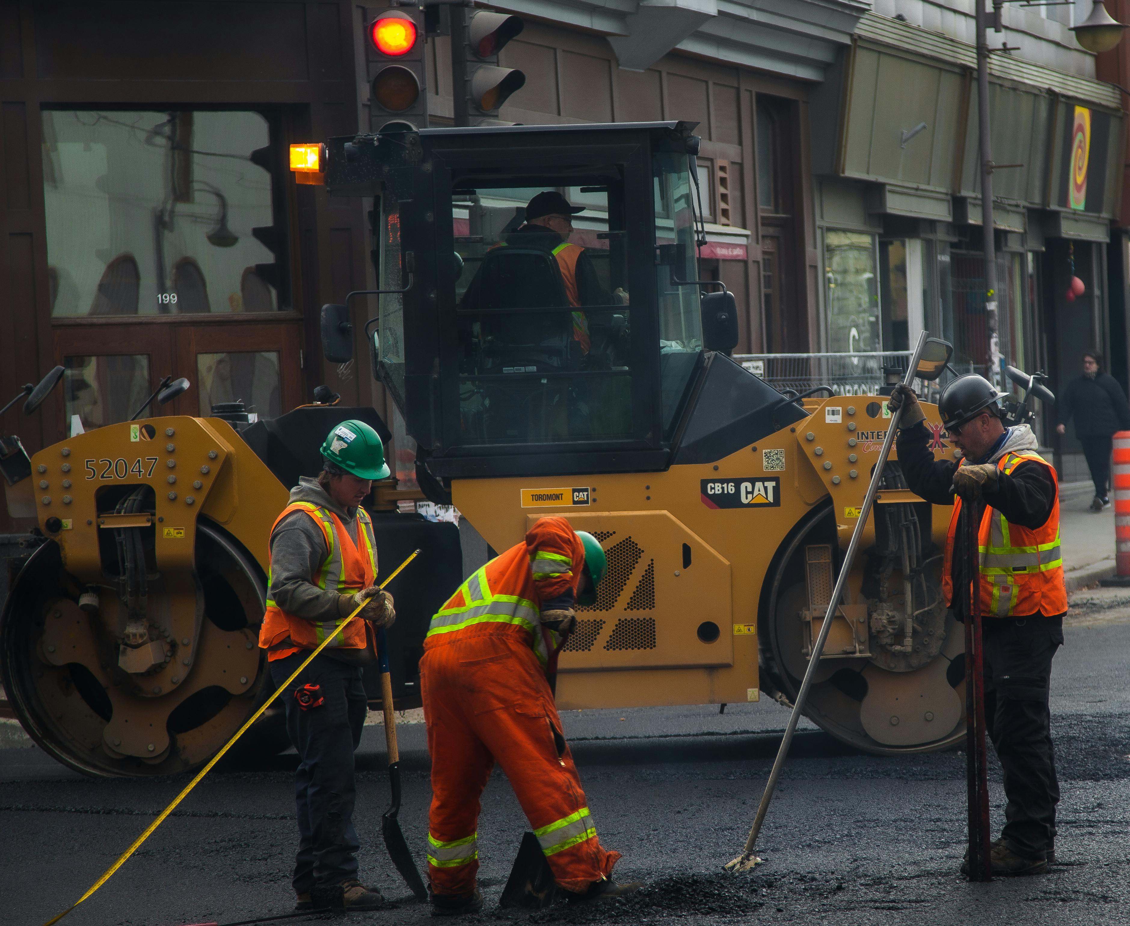 People doing roadwork | Source: Pexels