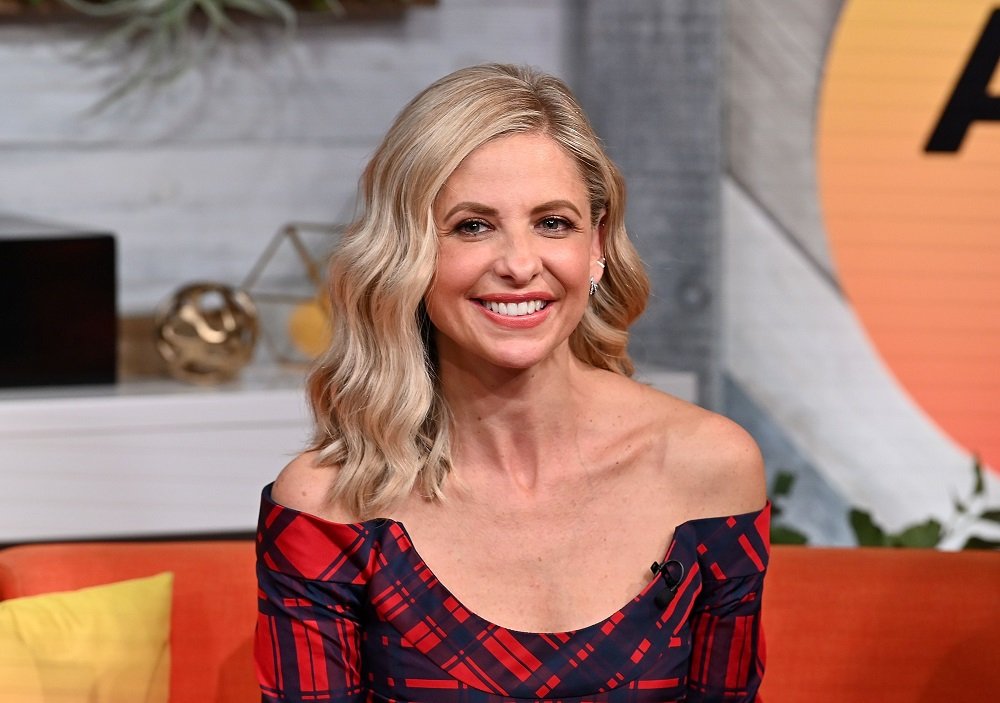 Sarah Michelle Gellar visiting BuzzFeed's "AM To DM" in New York City in October 2019.   | Image: Getty Images.
