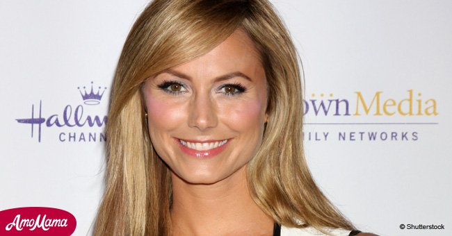 Stacy Keibler posts first baby bump pictures