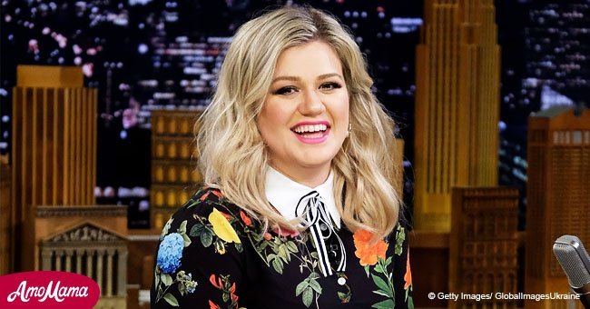 Openly gay 'The Voice' contestant mocks Kelly Clarkson over her words. Kelly fires back 