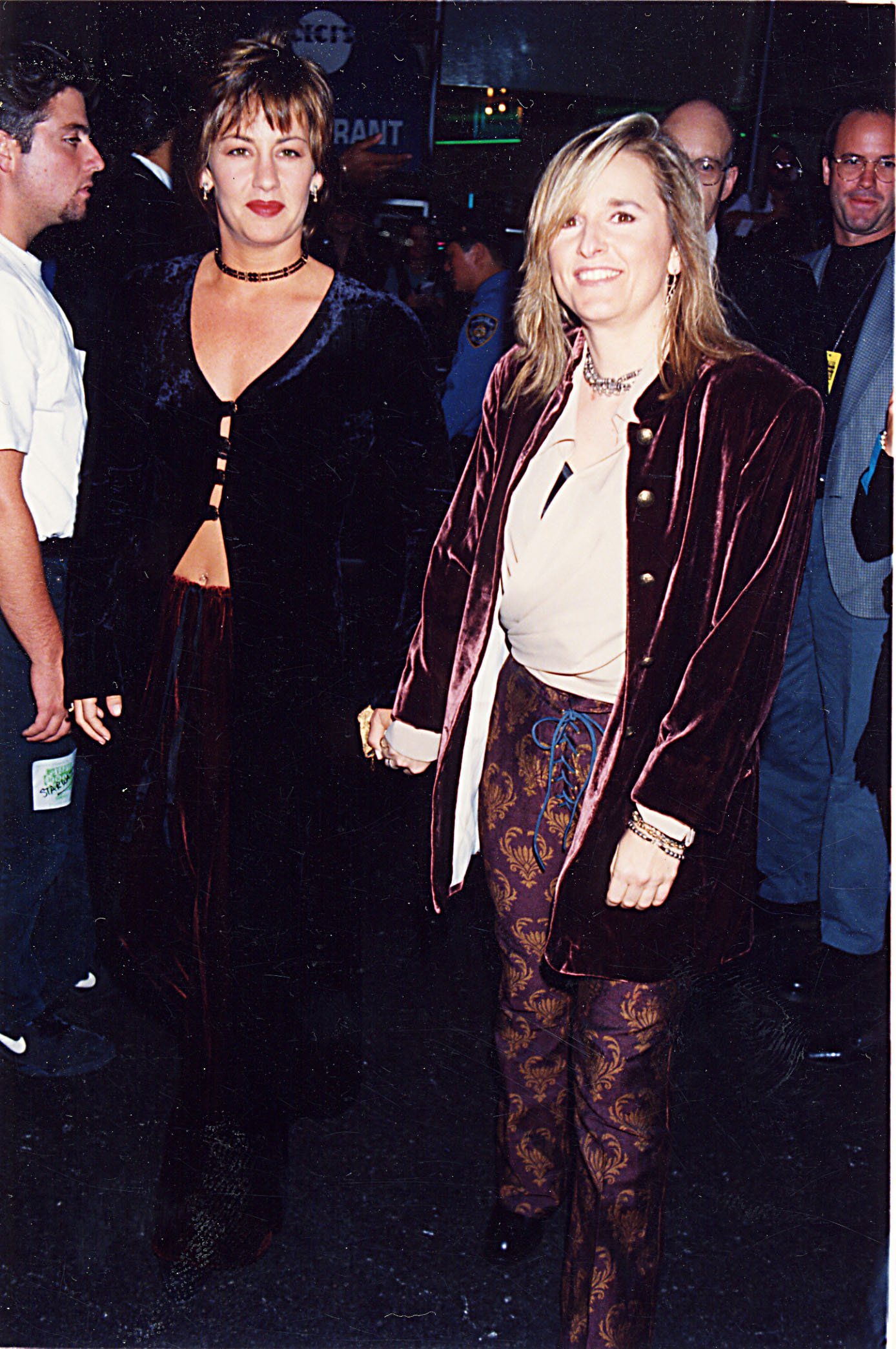 Melissa Etheridge and Julie Cypher at the 1994 MTV Video Music Awards in New York. | Source: Getty Images