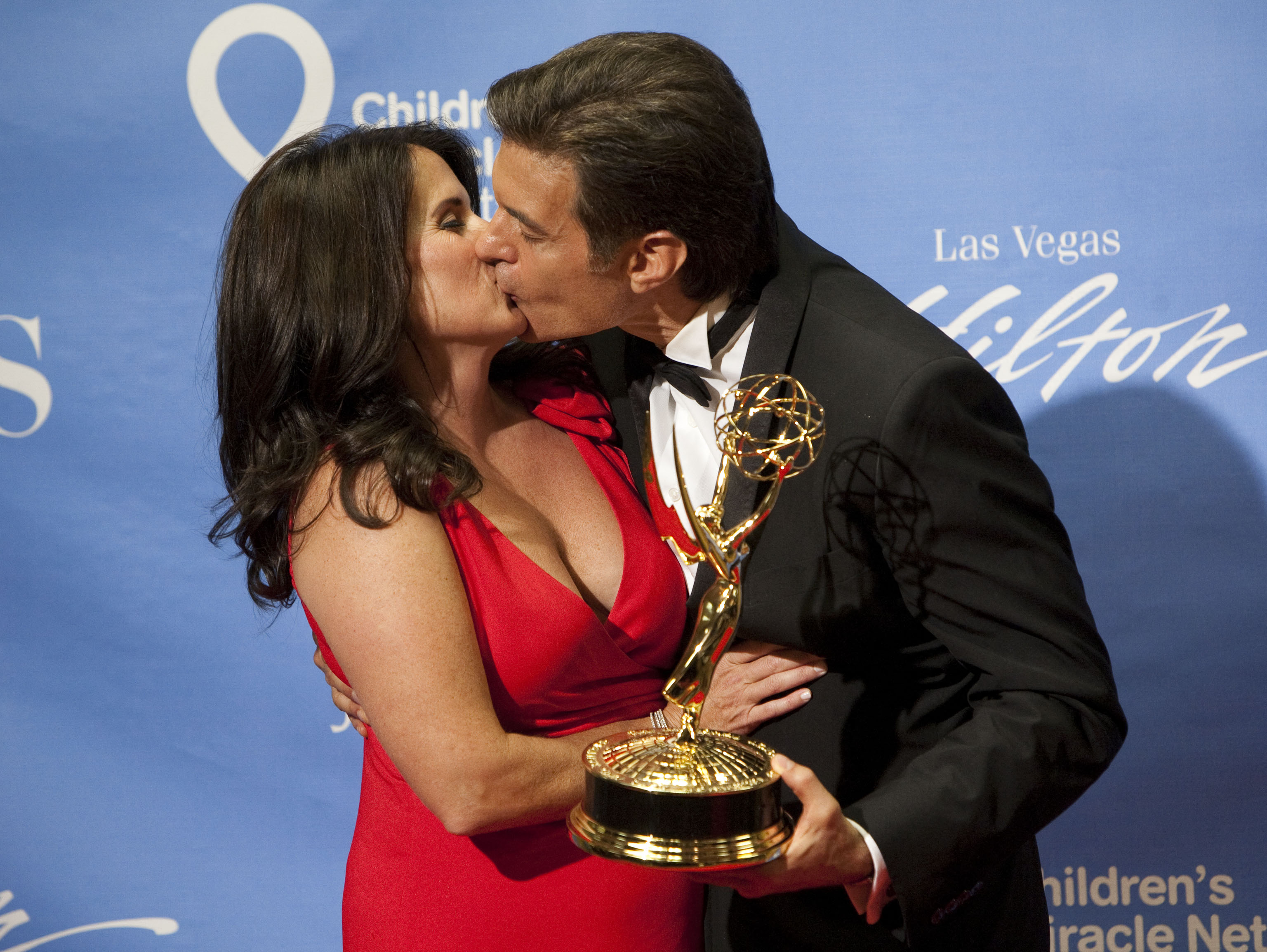 Dr. Mehmet Oz and Lisa at the 38th Annual Daytime Emmy Awards show in Las Vegas, Nevada, on June 19, 2011 | Source: Getty Images