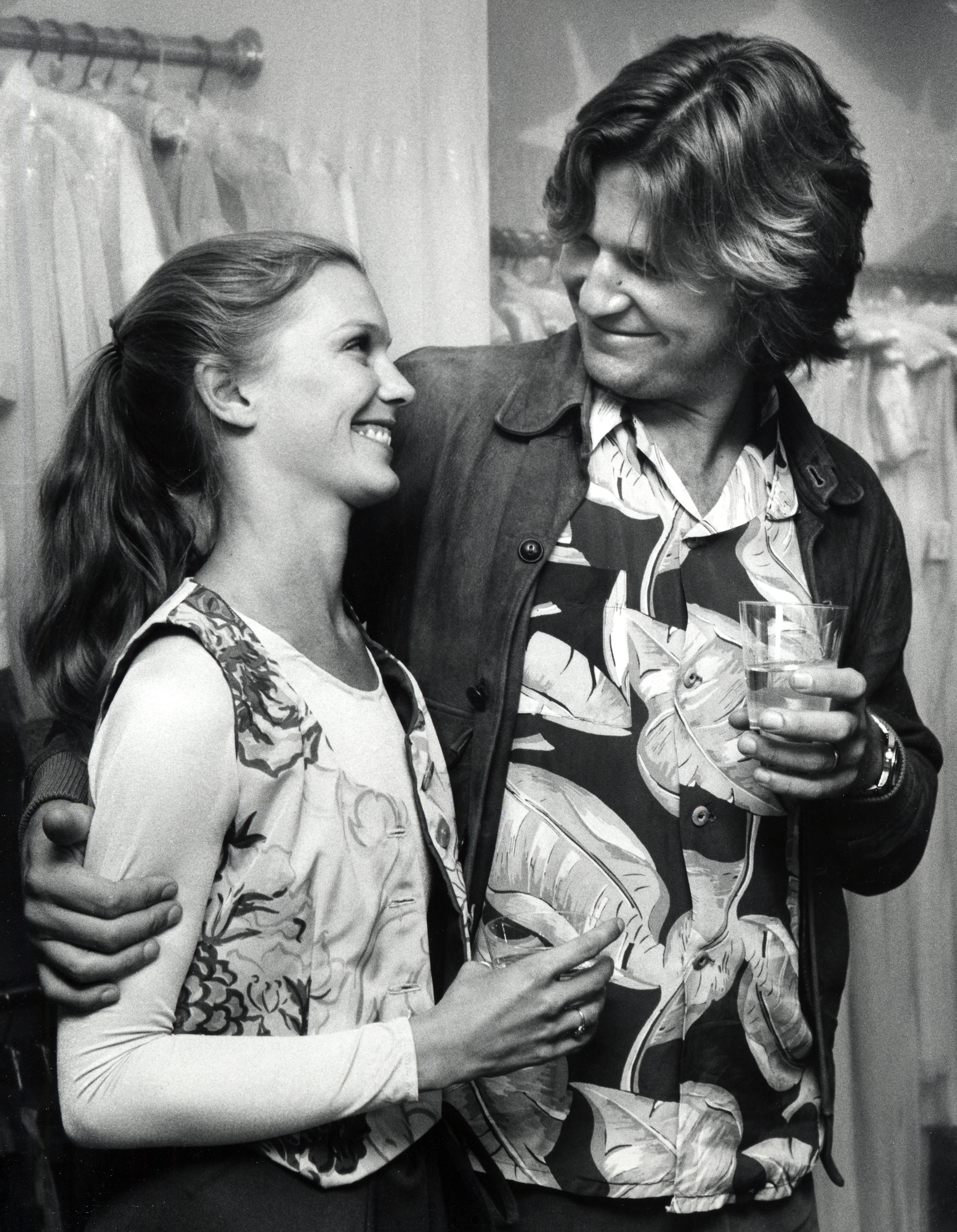 Susan and Jeff Bridges in Beverly Hills, California, on June 23, 1977 | Source: Getty Images