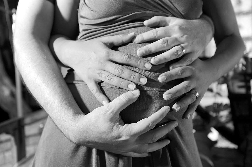 Une femme enceinte. | Photo : Pixabay