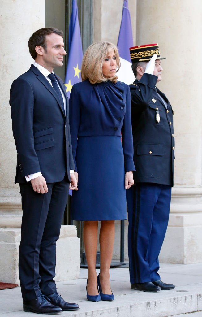 La première dame Brigitte Macron, le roi Abdallah II de Jordanie, le président Emmanuel Macron, la reine Rania - Le président de la République française et sa femme accueillent le roi et la reine de Jordanie au palais de l'Elysée à Paris le 29 mars 2019. / Source : Getty Images