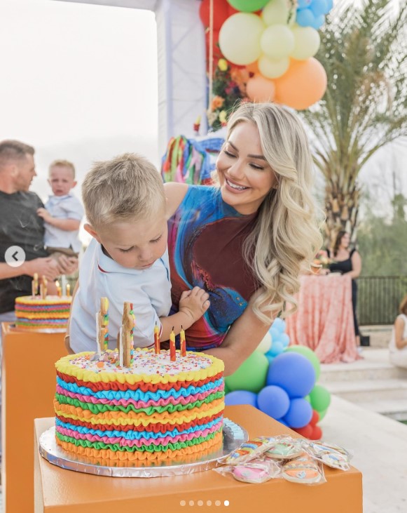 Chelsea Freeman helps Maximus Freeman to celebrate his third birthday in a post uploaded on March 4, 2024 | Source: Instagram/chelseafreeman5 | freddiefreeman