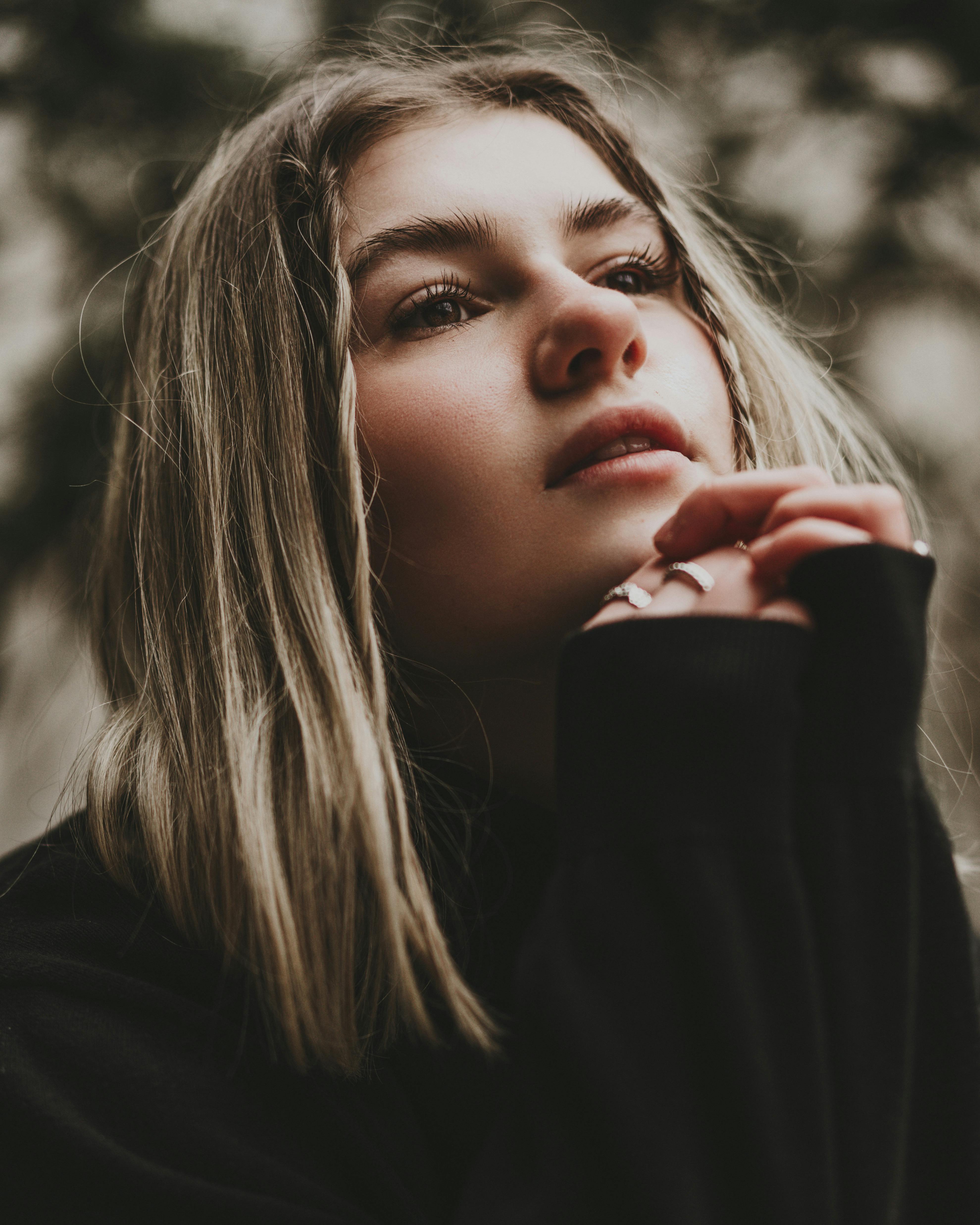 Woman deep in thought | Source: Pexels