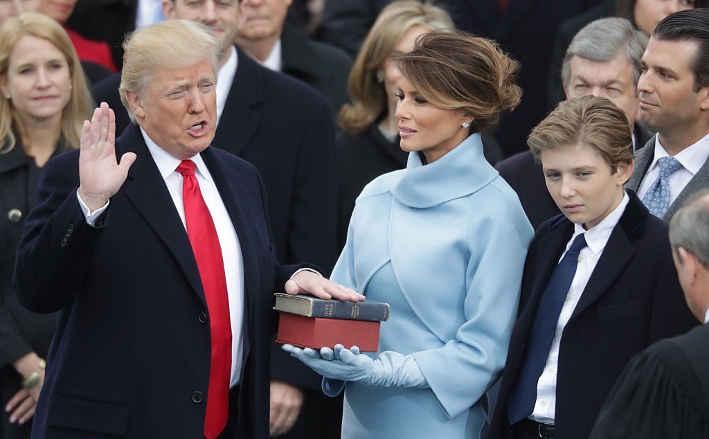  President Donald Trump, his wife Melania Trump and their son Barron at the 2017 Presidential Inauguration. | Photo: GettyImages/Global Images of Ukraine
