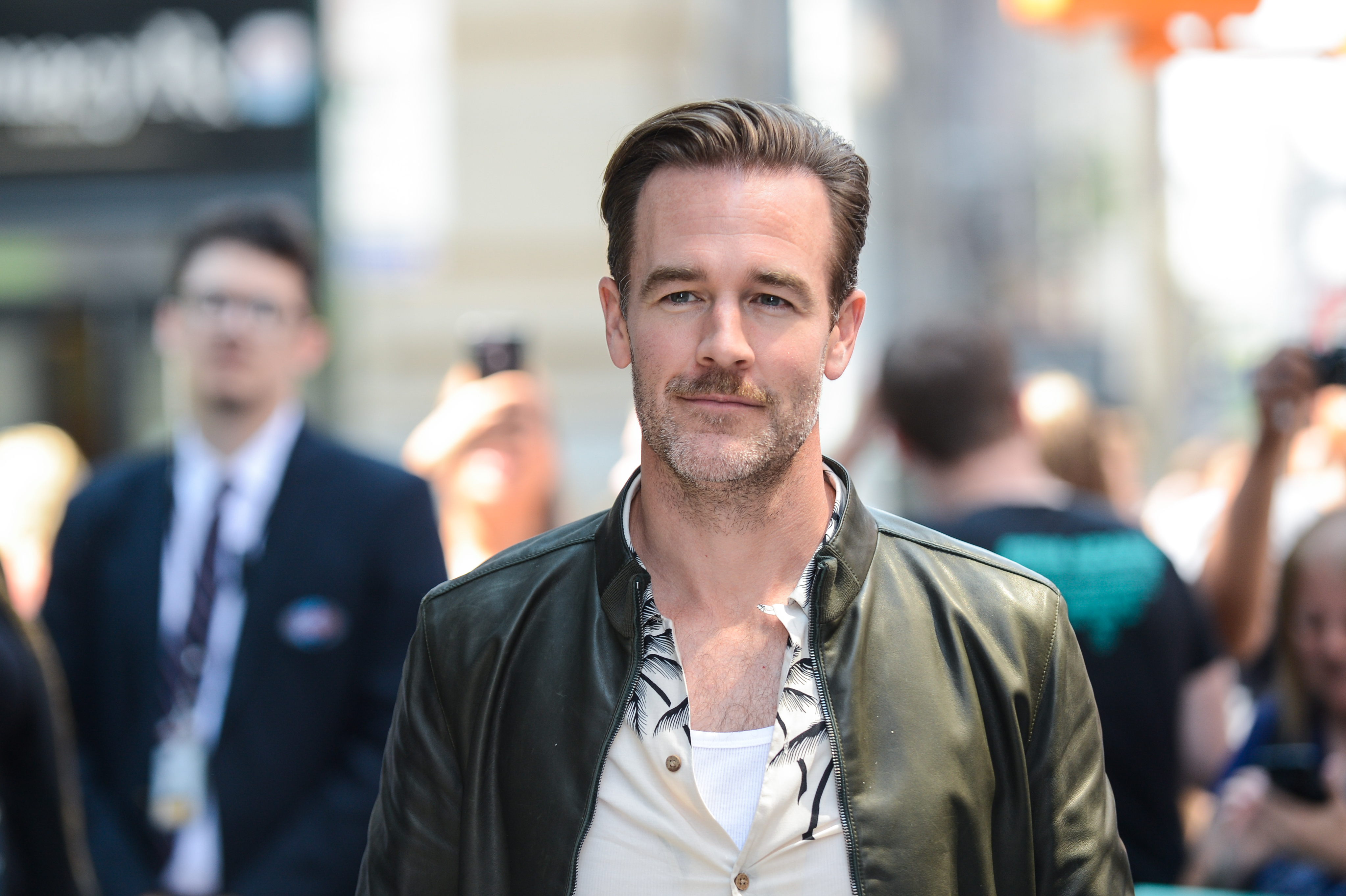James Van Der Beek leaves the "AOL Build" taping at the AOL Studios in New York City on August 3, 2017. | Source: Getty Images