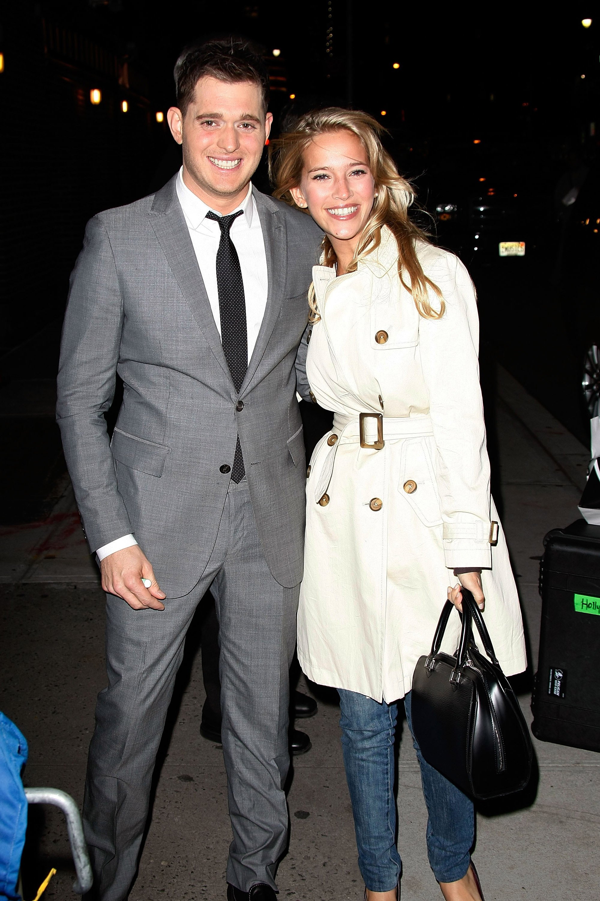 Singer Michael Buble and his girlfriend actress Luisana Lopilato visit "Late Show With David Letterman" at the Ed Sullivan Theater on November 3, 2009 in New York City. | Source: Getty Images