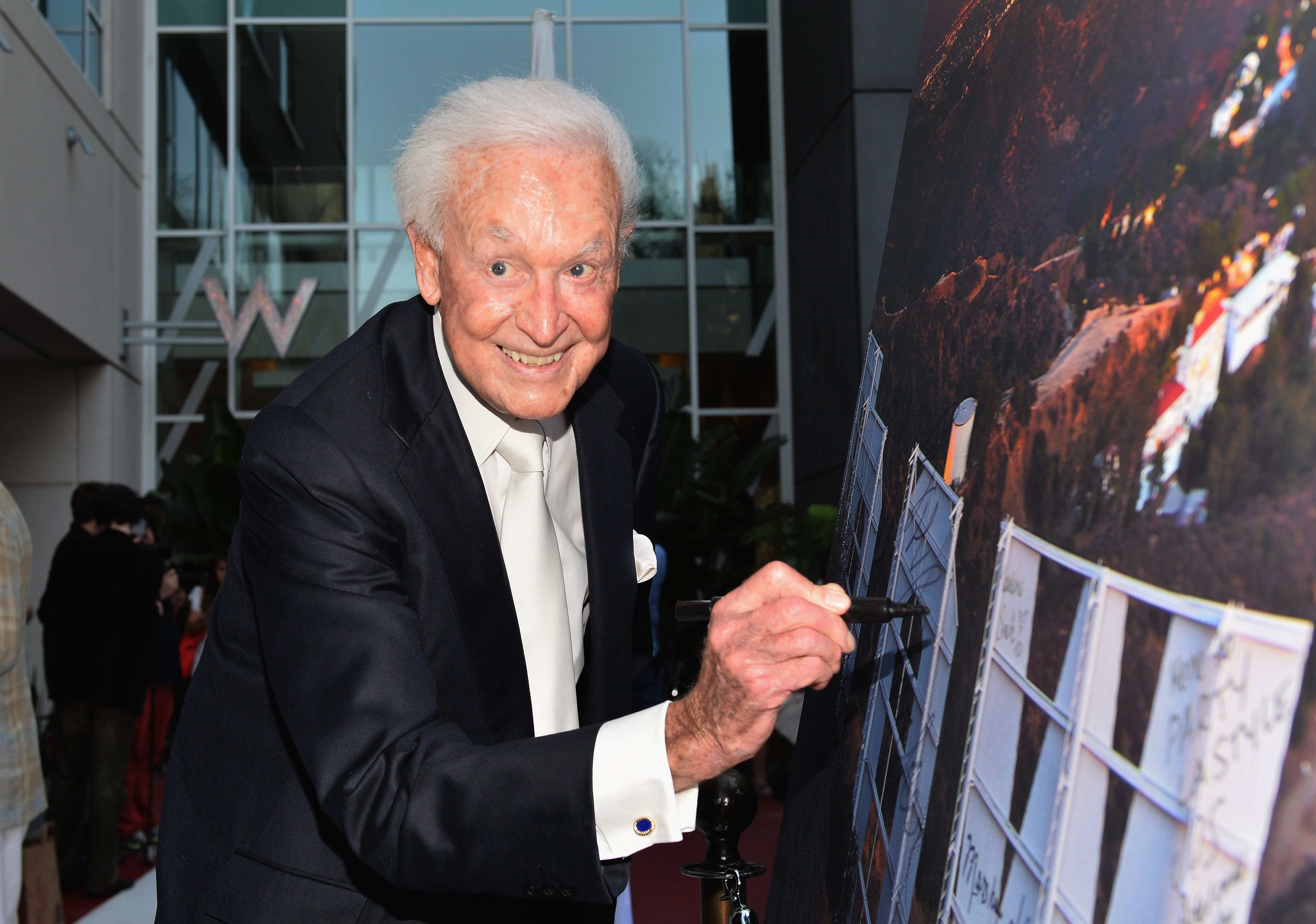 Bob Barker attends The Hollywood Chamber of Commerce & The Hollywood Sign Trust's 90th Celebration of the Hollywood Sign at Drai's Hollywood on September 19, 2013, in Hollywood, California | Source: Getty Images