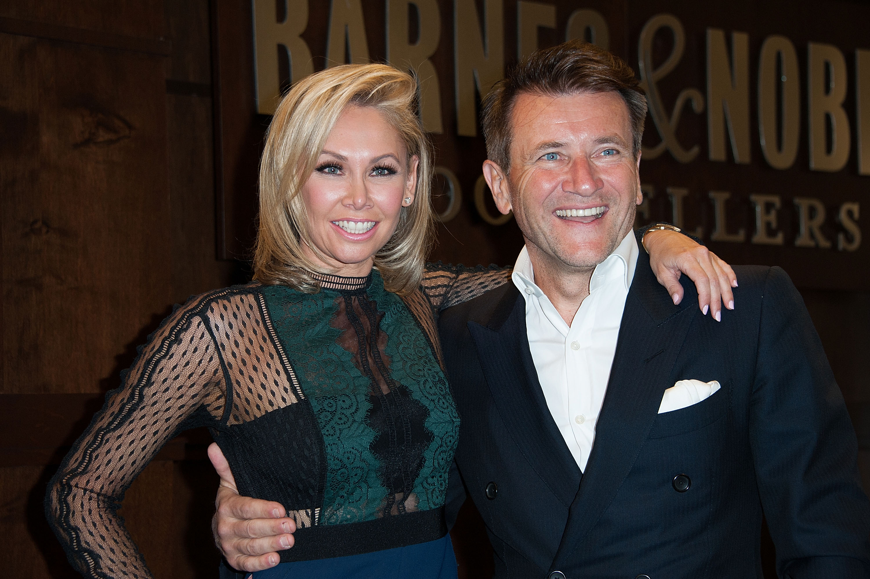 Kym Johnson and Robert Herjavec at the book signing for "The 5-6-7-8 Diet: The 14-Day Plan For Healthy, Lasting Weight Loss" by Kym at Barnes & Noble at The Grove on January 26, 2016, in Los Angeles, California | Source: Getty Images