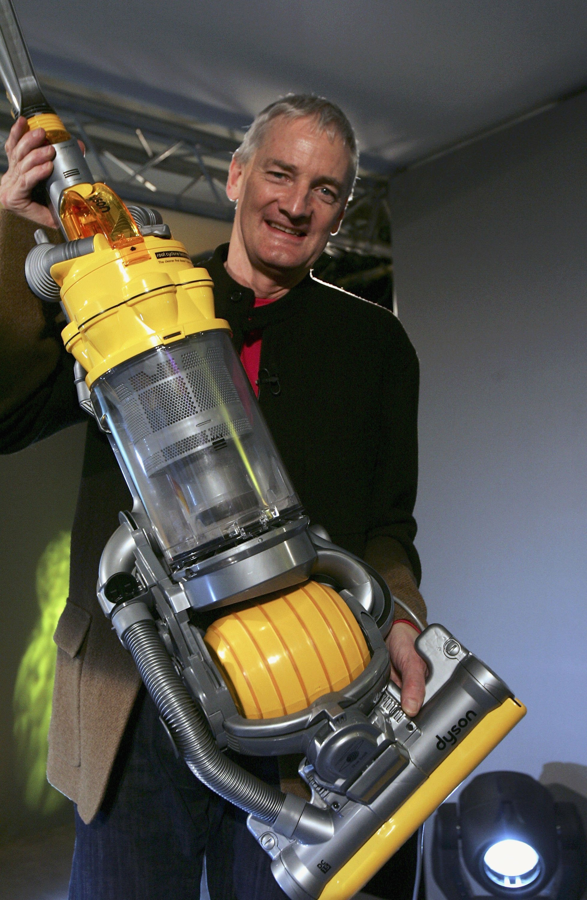Inventor James Dyson is seen at the launch of his latest hoovering invention on March 14, 2005 in London| Photo: Getty Images
