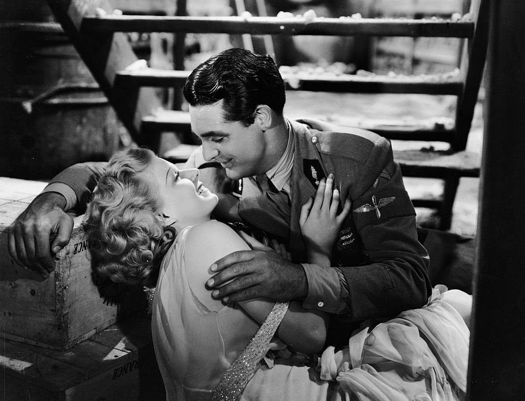 Actress Jean Harlow and Cary Grant in a scene from the romance drama film "Suzy" on April 27, 1936 | Photo: Getty Images