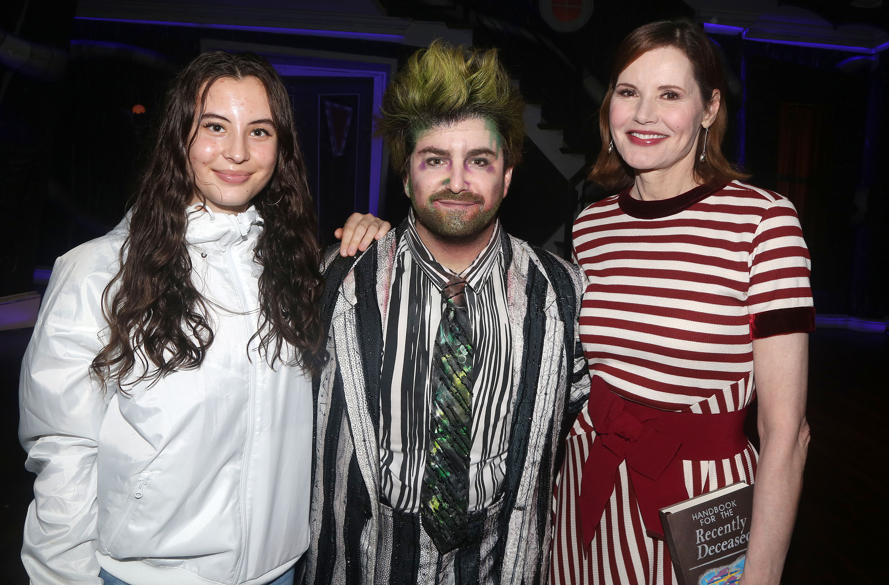 (L-R) Alizeh Keshvar Davis-Jarrahy, Alex Brightman as Beetlejuice, and Geena Davis pose backstage at the Broadway musical based on "Beetlejuice" at The Winter Garden Theatre on September 21, 2019, in New York City. | Source: Getty Images
