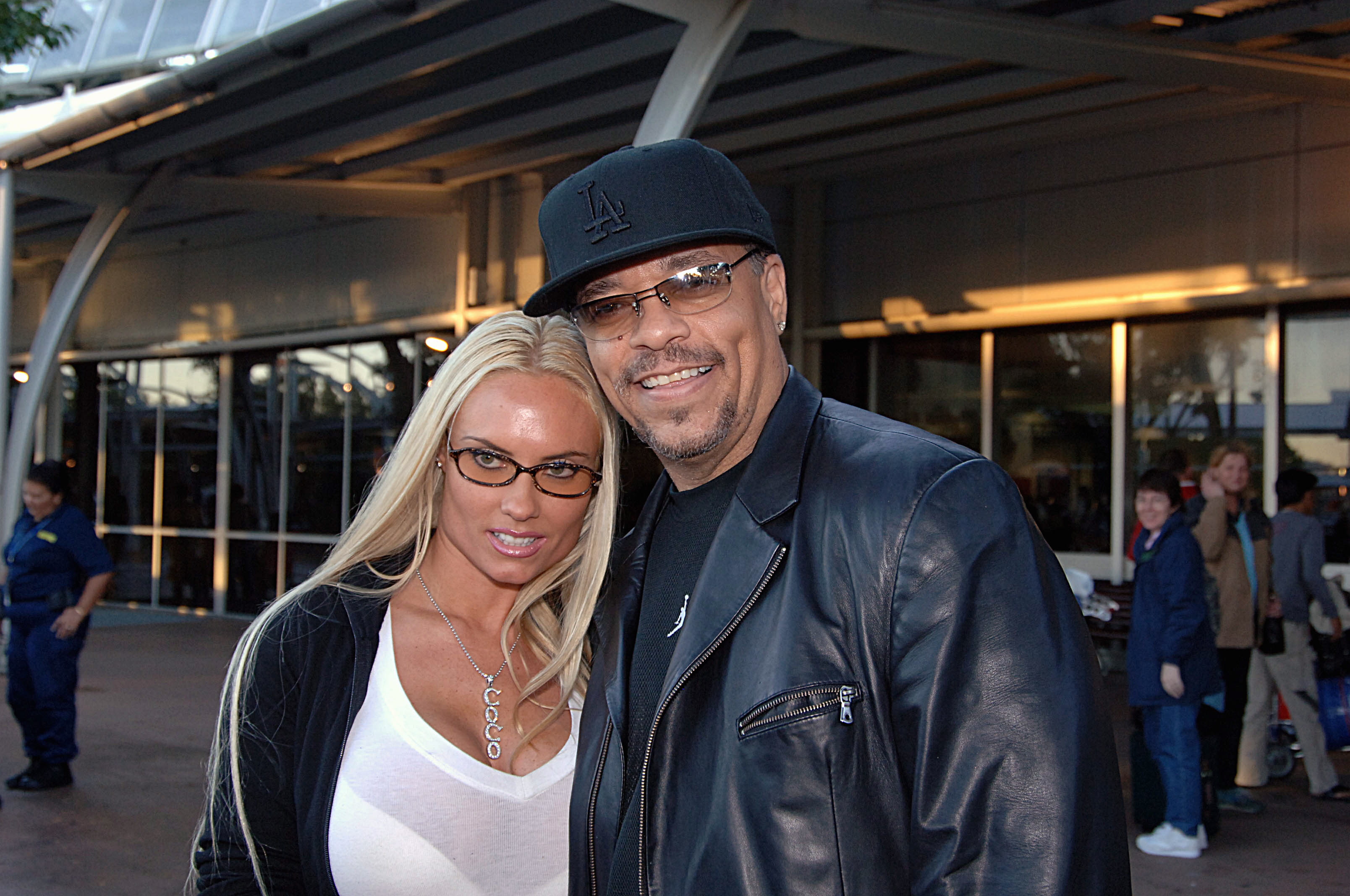 The rapper pictured with wife Coco in 2005 | Source: Getty Images