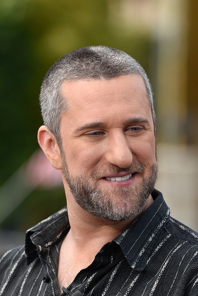 Dustin Diamond visite "Extra" aux Universal Studios Hollywood le 16 mai 2016 à Universal City, Californie. | Photo : Getty Images