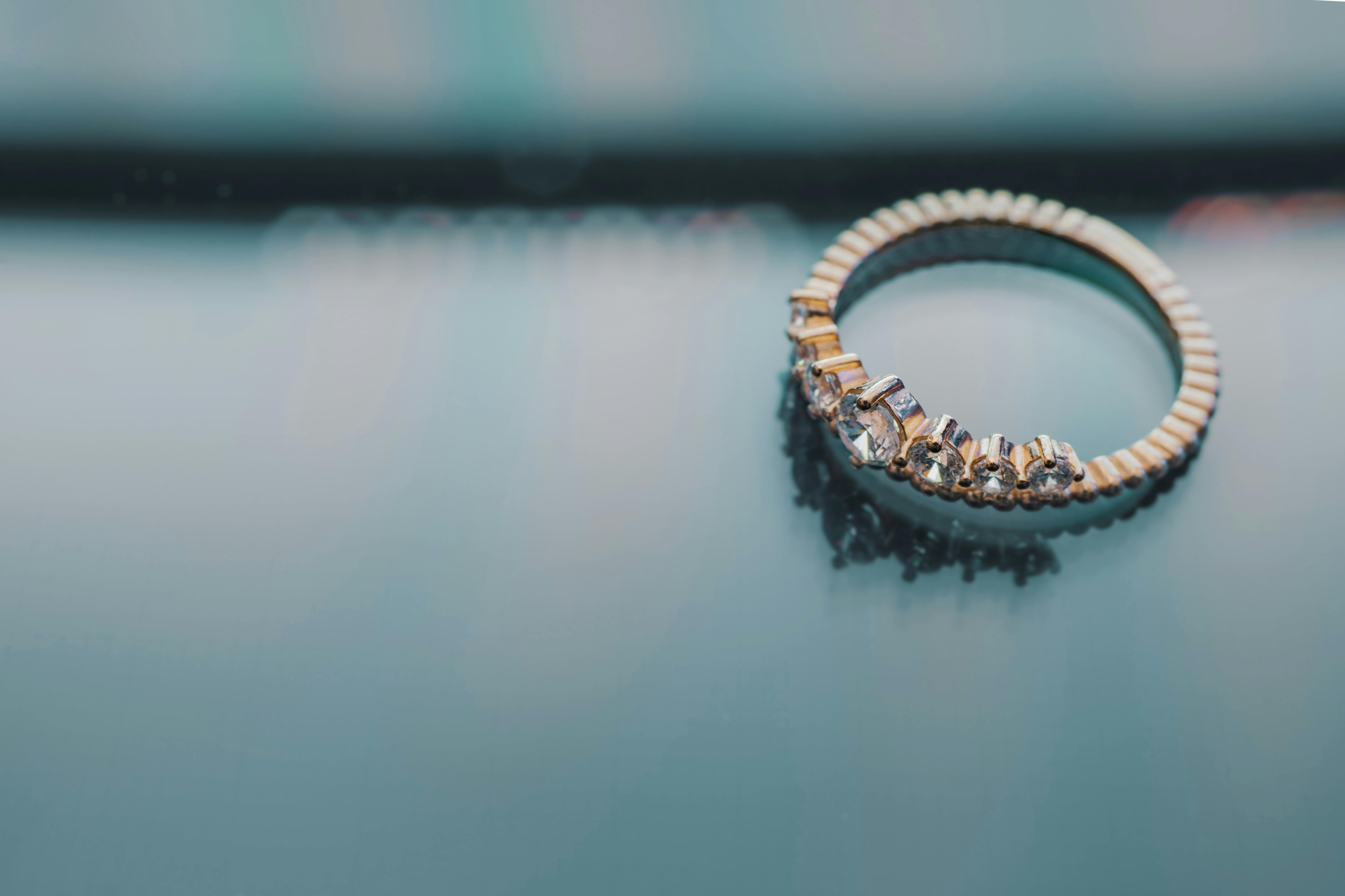 A wedding ring | Source: Pexels