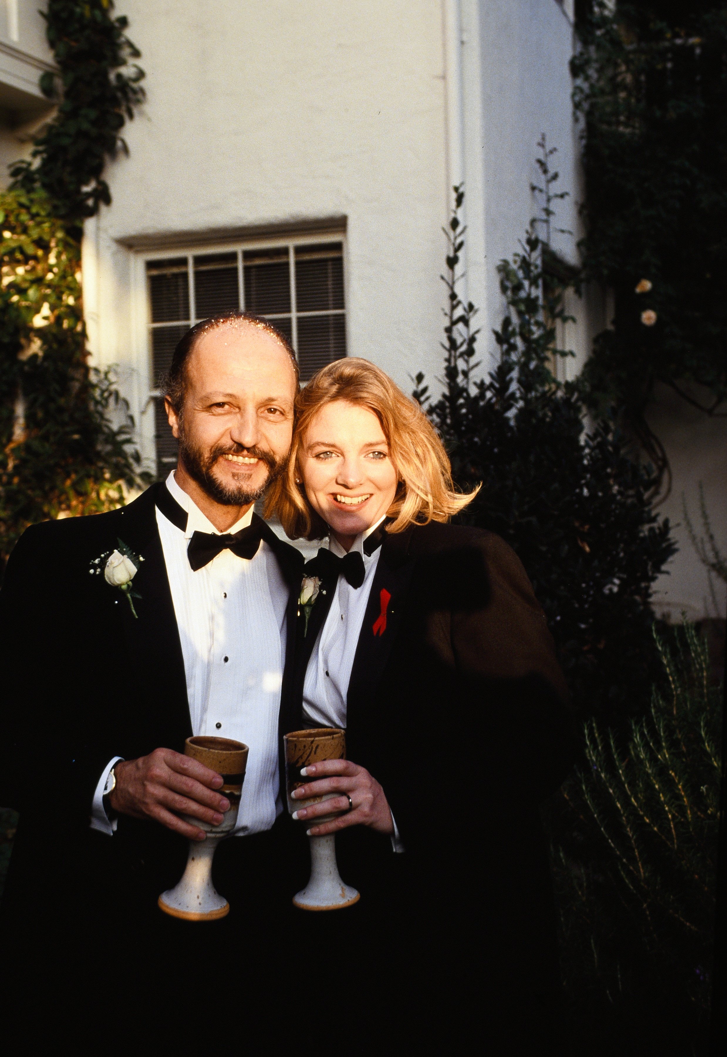 Alison Arngrim and Robert Paul Schoonover on their wedding day, November 6 1993 in Los Angeles, California | Source: Getty Images