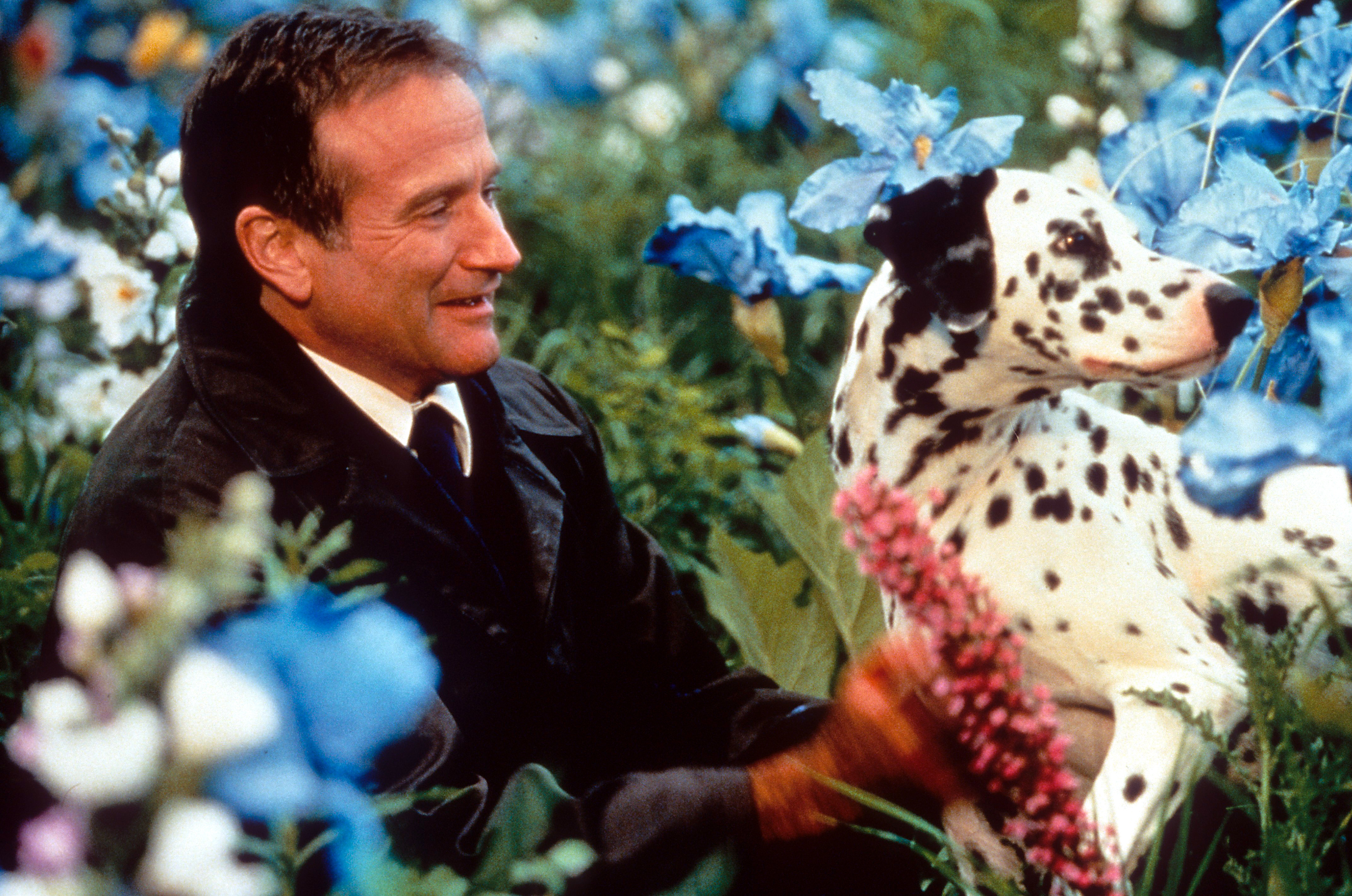 Robin Williams filming a scene in "What Dreams May Come," circa 1998. | Source: Getty Images