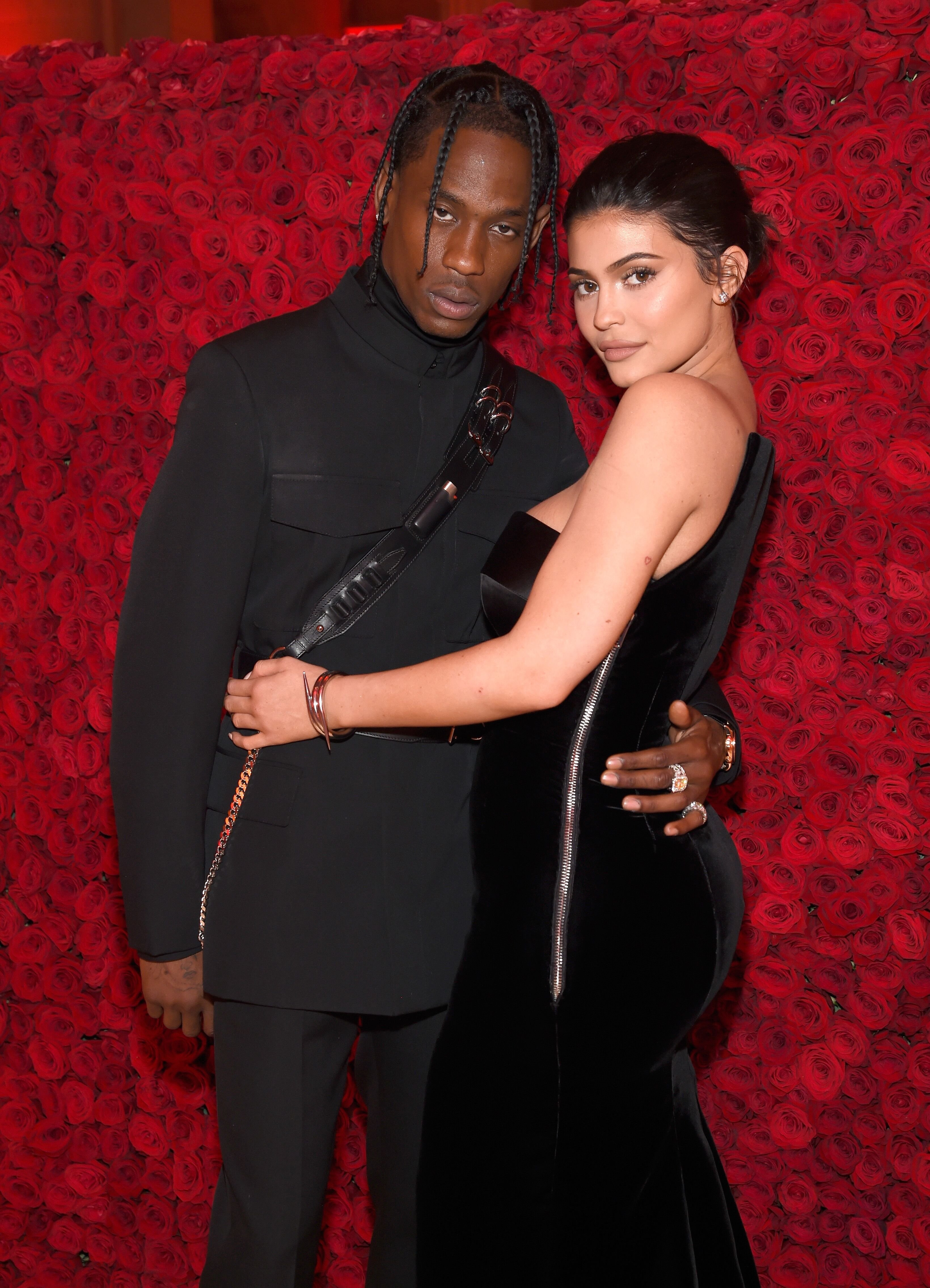 Travis Scott aux côtés de Kylie Jenner. l Source : Getty Images