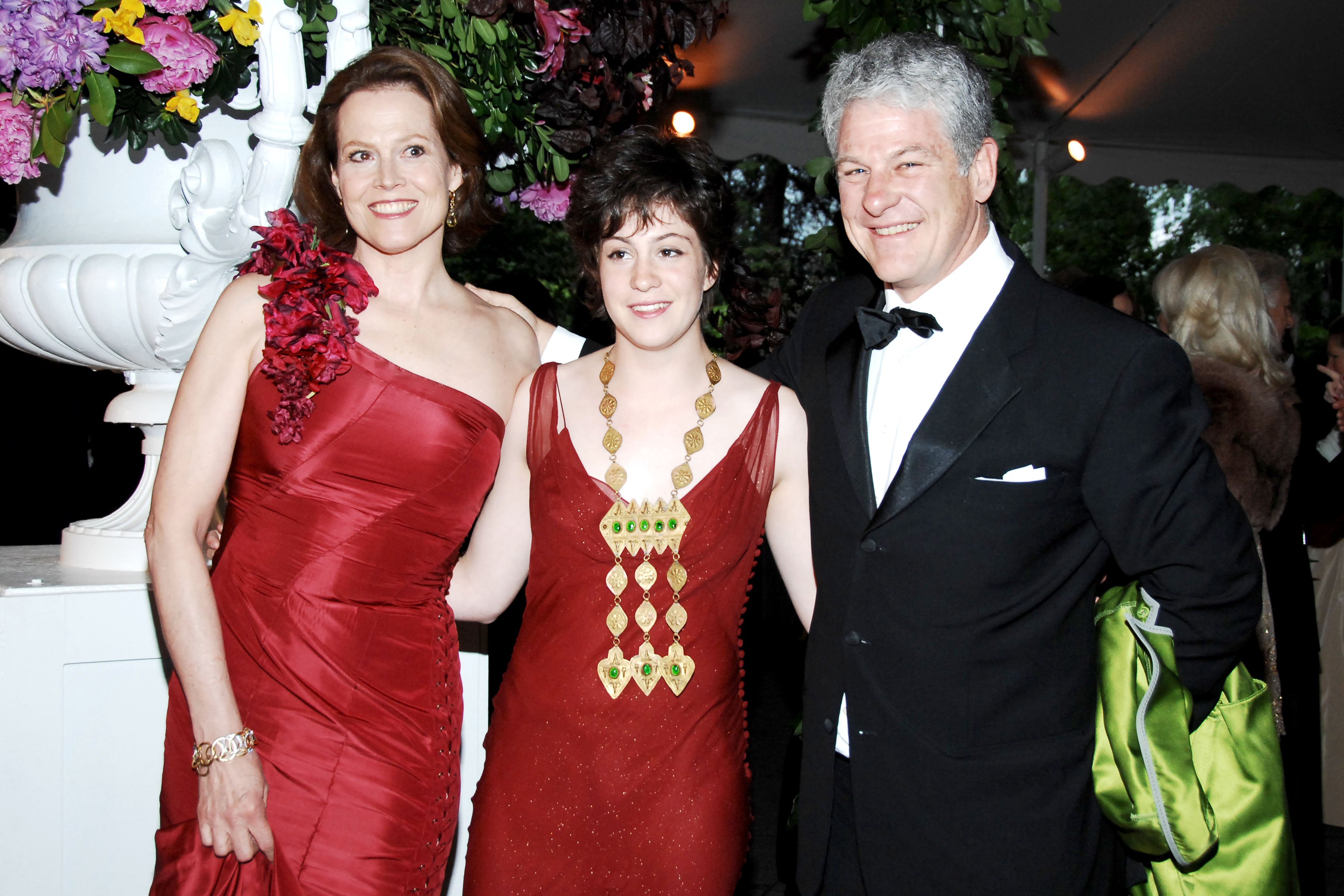  Sigourney Weaver, Charlotte Simpson and Jim Simpson attend THE NEW YORK BOTANICAL GARDEN 2009 Conservatory Ball at The New York Botanical Garden on June 4, 2009 in New York City | Source: Getty Images