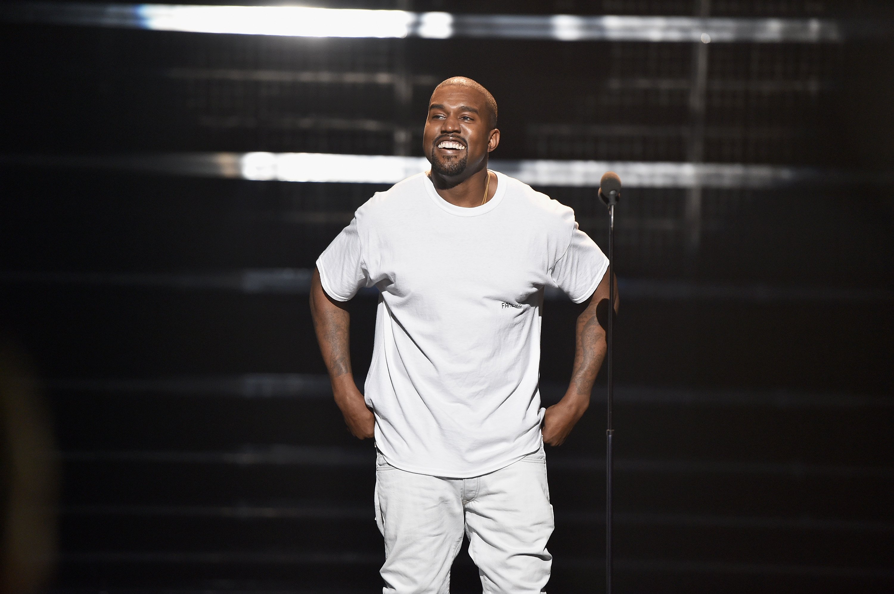 Kanye West performs at the 2016 MTV Music Video Awards on Aug. 28, 2016 in New York City | Photo: Getty Images