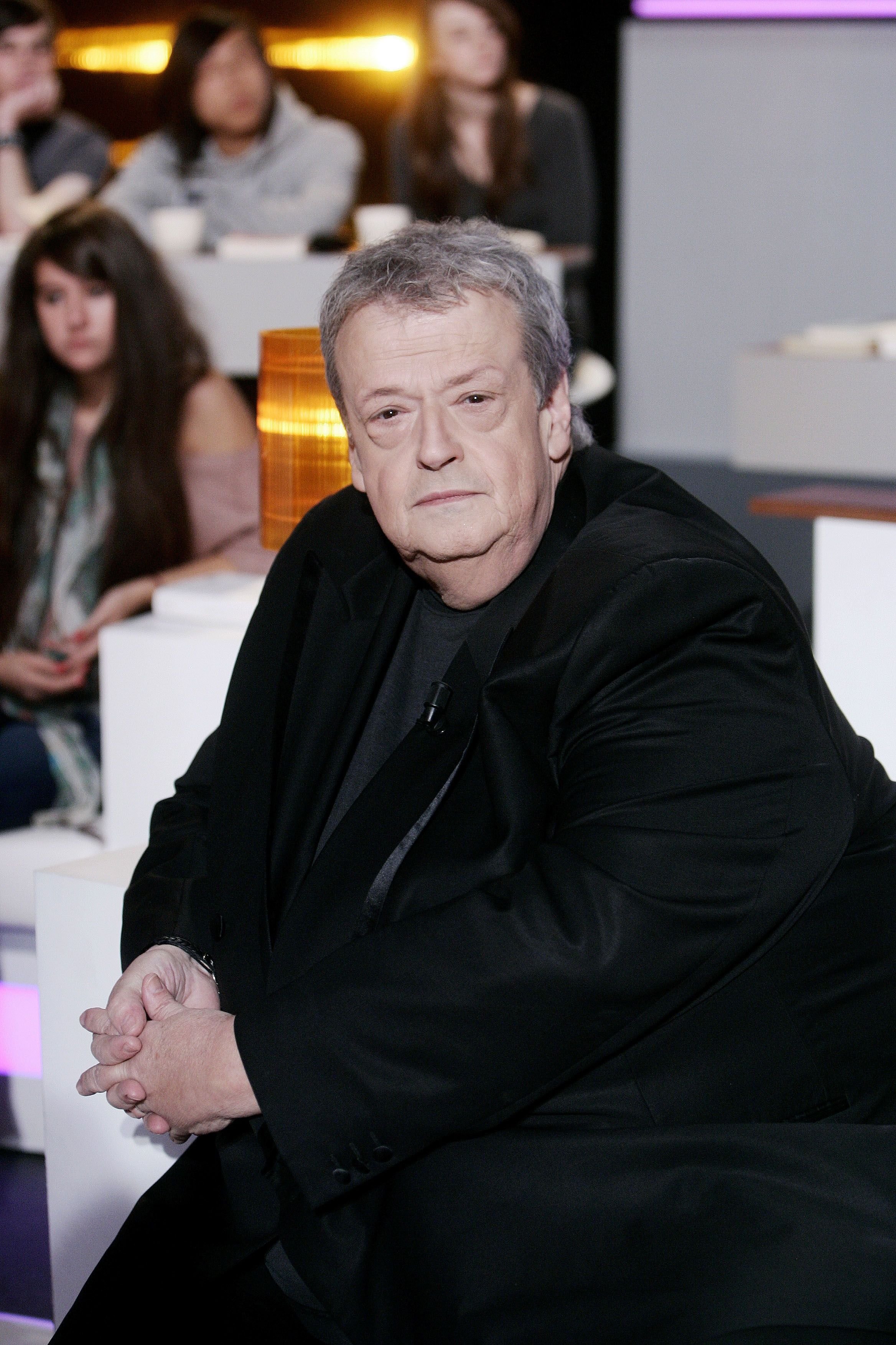 Guy Carlier participe à l'émission Au Field de la Nuit Tv à Paris, France, le 10 octobre 2011. | Photo : Getty Images