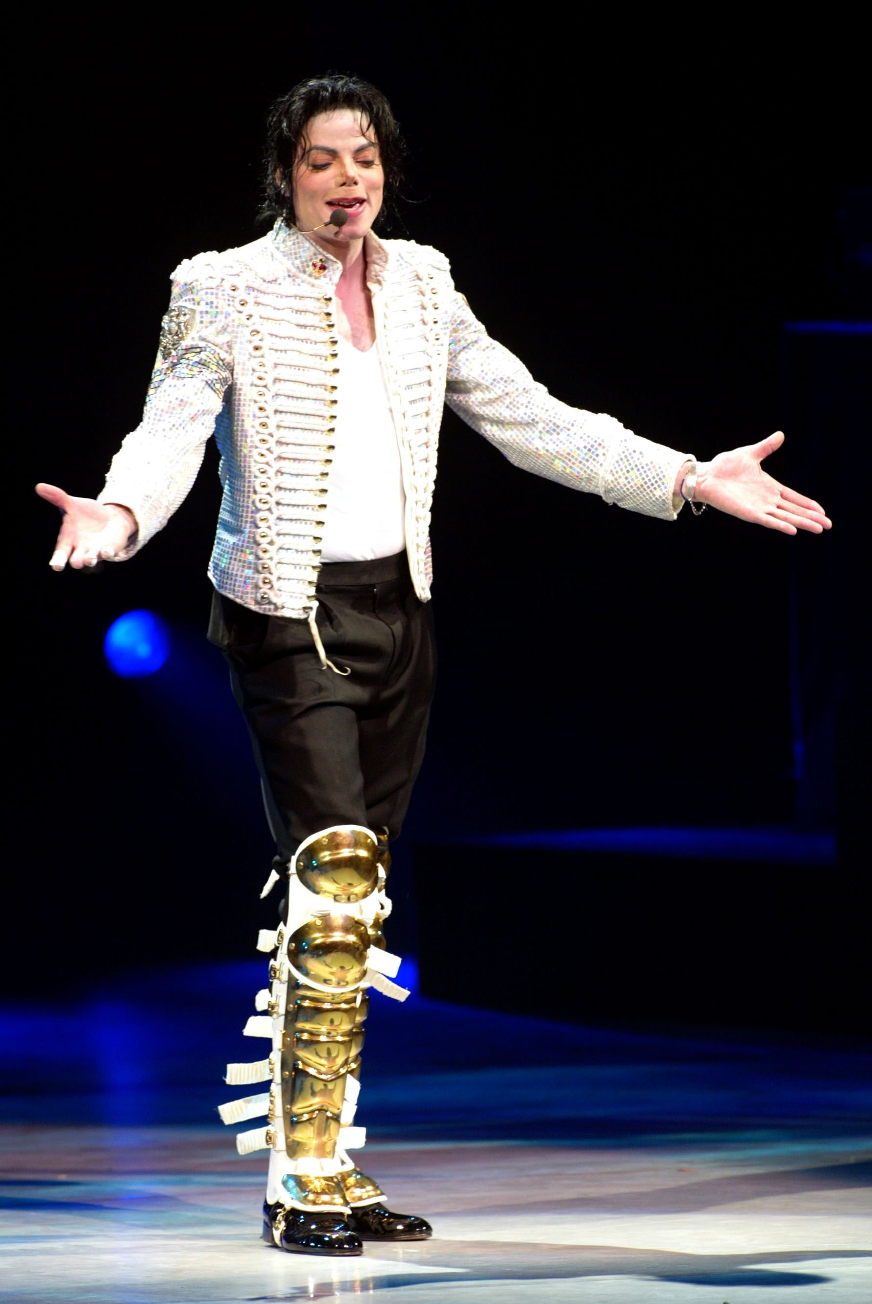 Michael Jackson at a "A Night at the Apollo"at The Apollo Theater in New York  in 2002 | Source: Getty Images