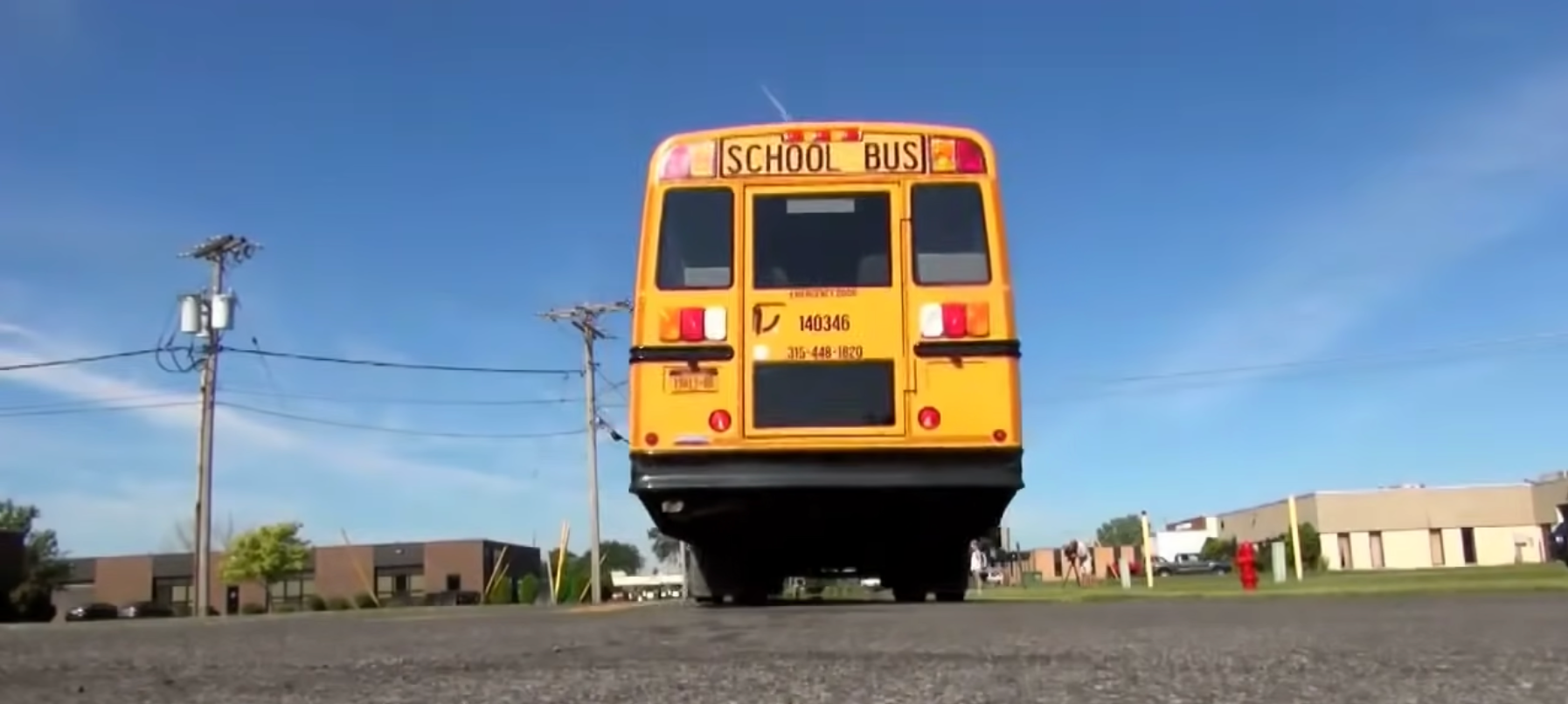 Un autobús escolar | Foto: Youtube.com/Inside Edition