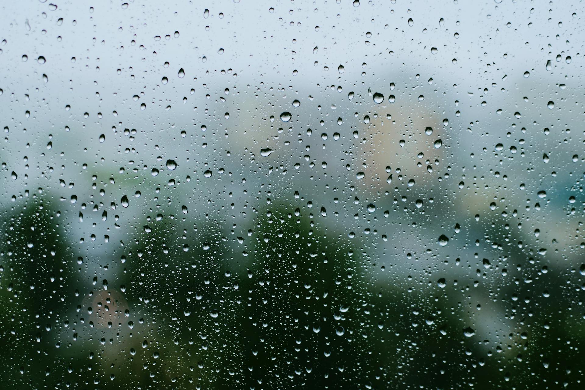 Raindrops on the window | Source: Pexels