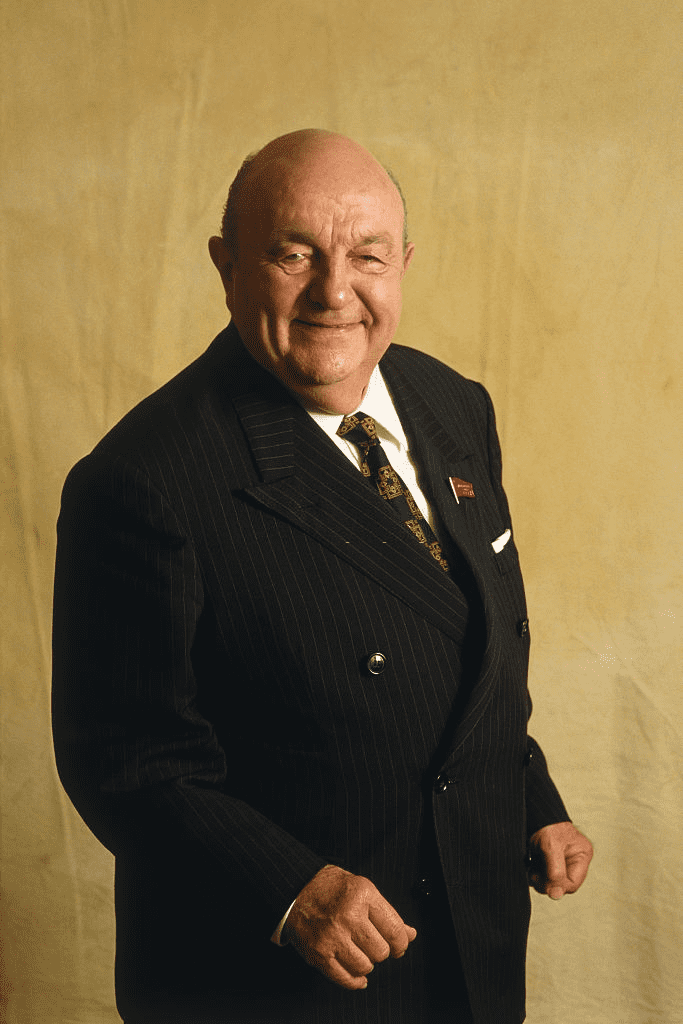 L'acteur Français Bernard Blier pour le film "Twist Again in Moscow", réalisé par Jean-Marie Poire. | Photo : Getty Images L'acteur Français Bernard Blier pour le film "Twist Again in Moscow", réalisé par Jean-Marie Poire. | Photo : Getty Images