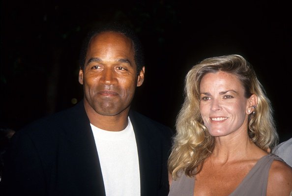 O.J. Simpson and Nicole Brown Simpson at the premiere of the "Naked Gun 33 1/3: The Final Isult"  in California. | Photo: Getty Images.
