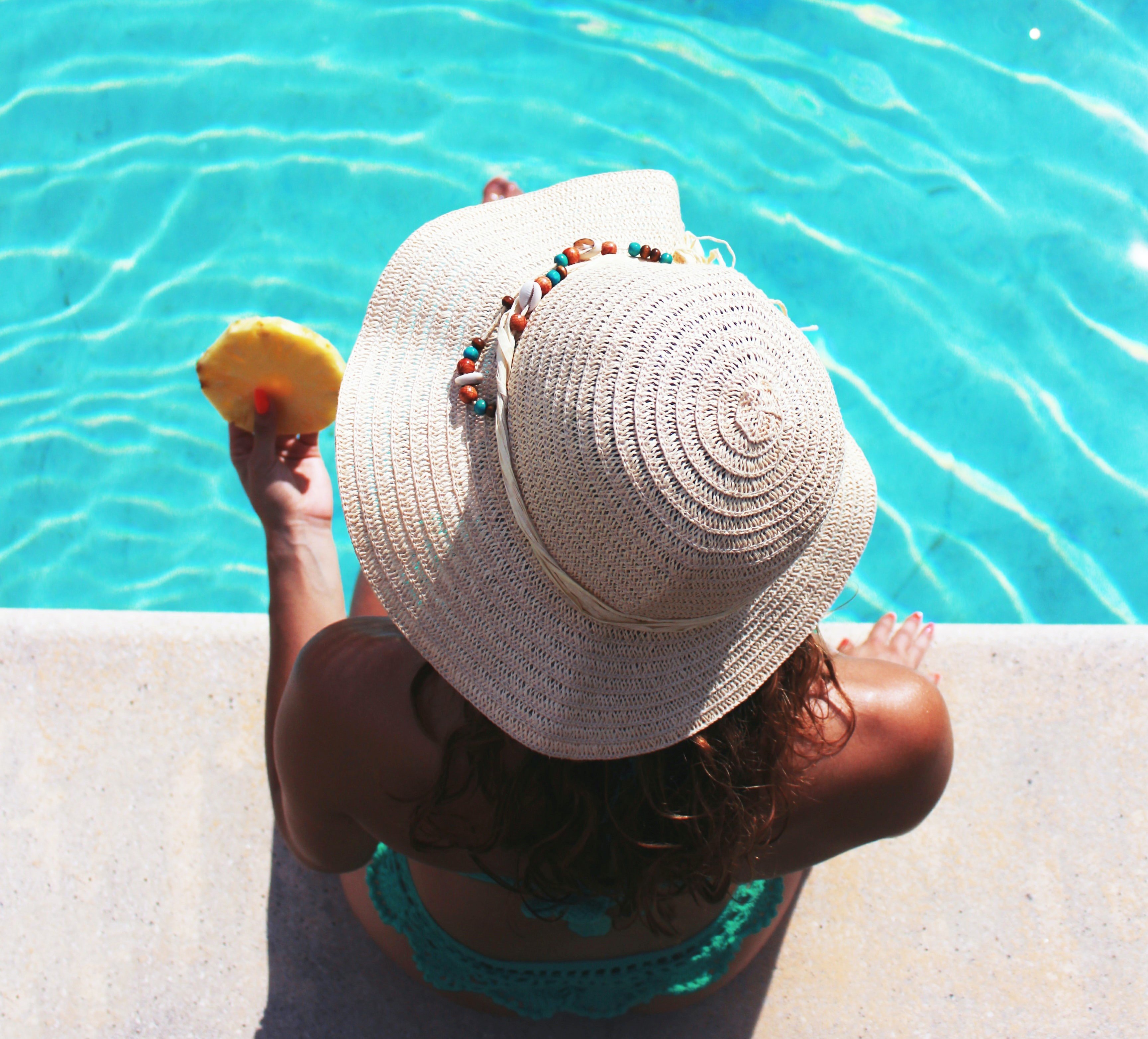 The girls at the pool weren't paying Jonathan any attention. | Source: Unsplash