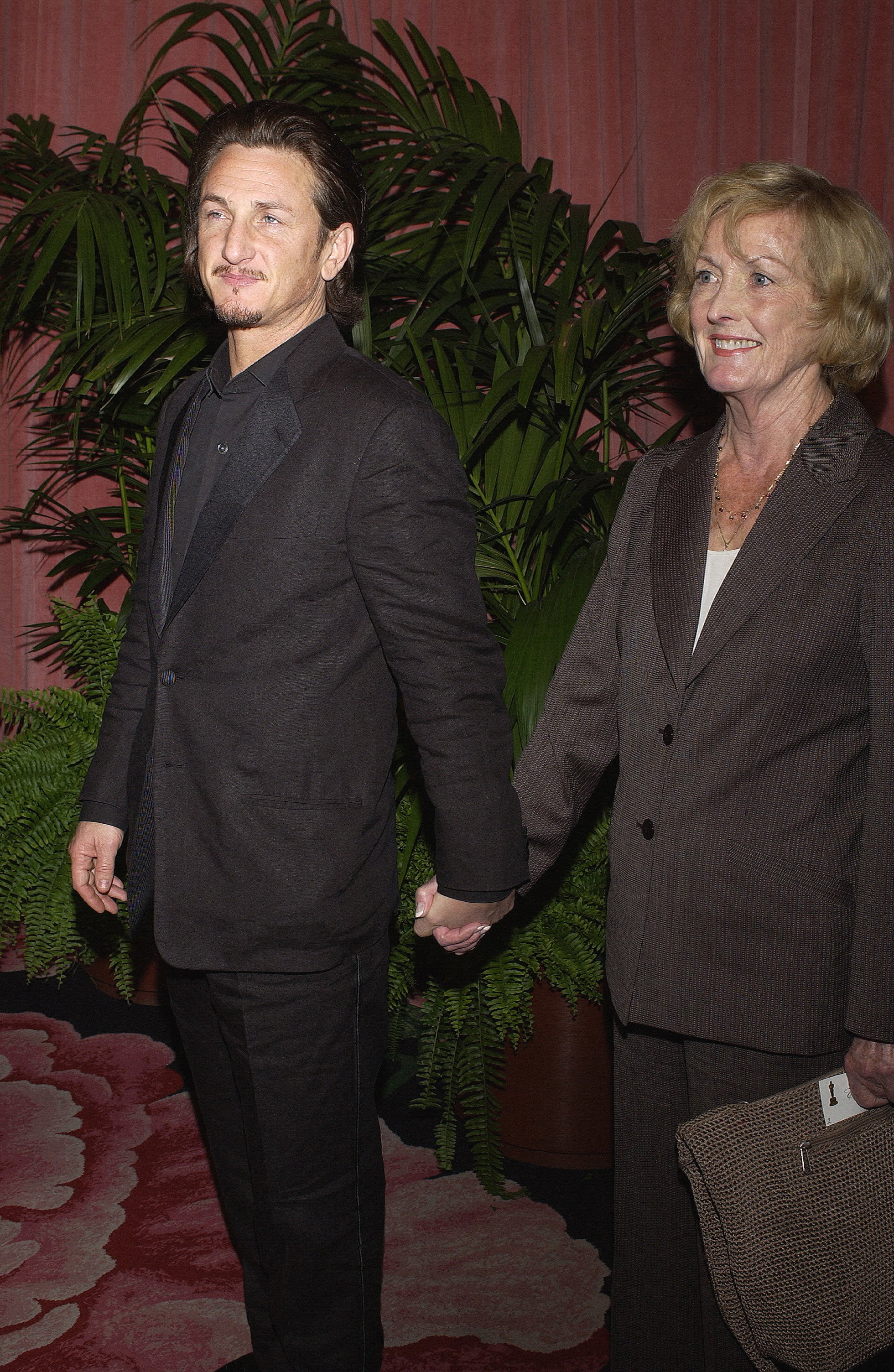  Sean Penn and his mother Eileen Ryan at the 76th Annual Oscar Nominees Luncheon | Source: Getty Images 