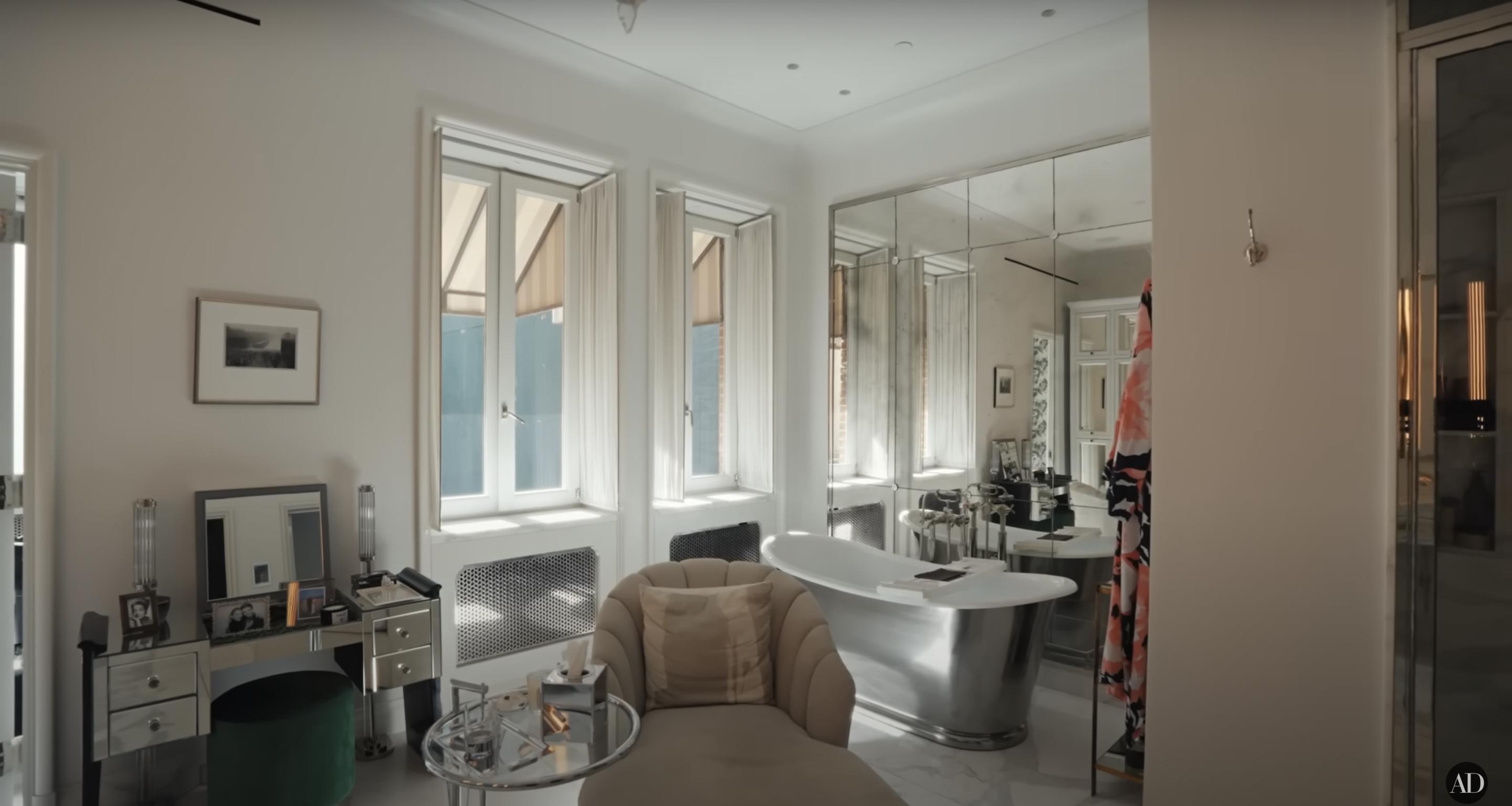 Kelly Ripa and Mark Consuelos' bedroom inside their New York townhouse, dated December 10, 2024 | Source: YouTube/@Archdigest