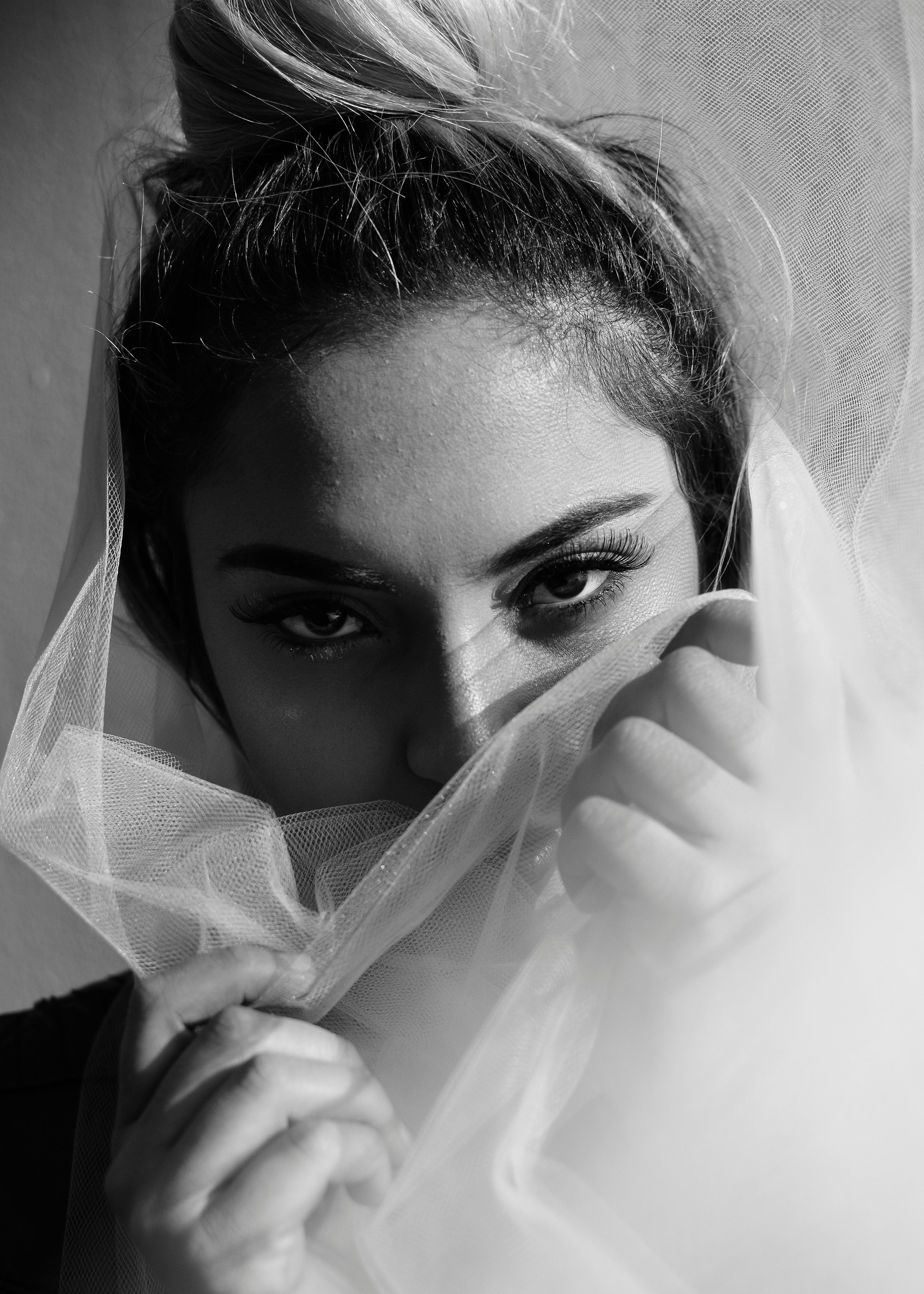 A woman in bridal dress, looking defiant | Source: Pexels