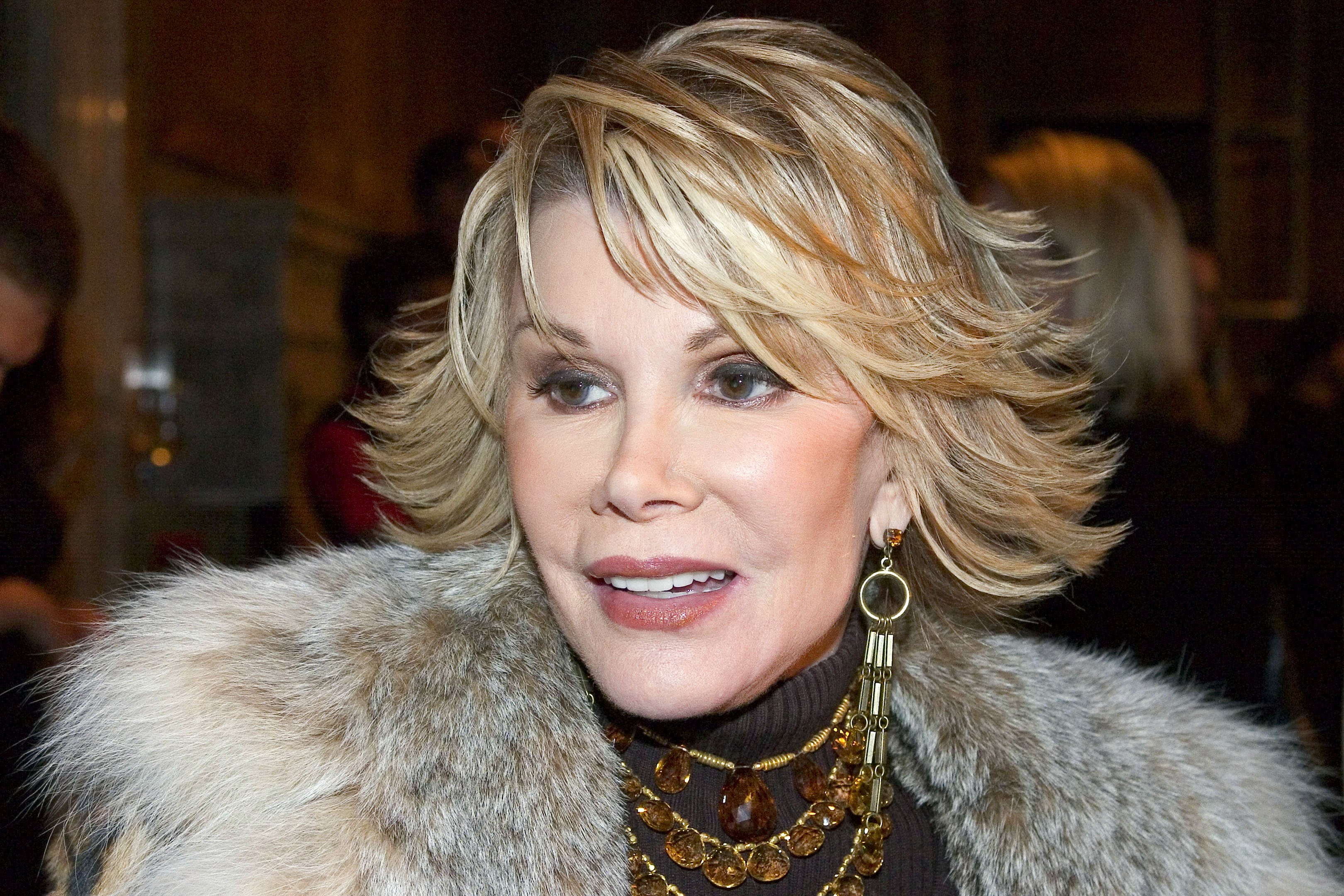 Joan Rivers attends the Banana Republic 2005 Spring Collection in New York City on October 25, 2004 | Photo: Getty Images